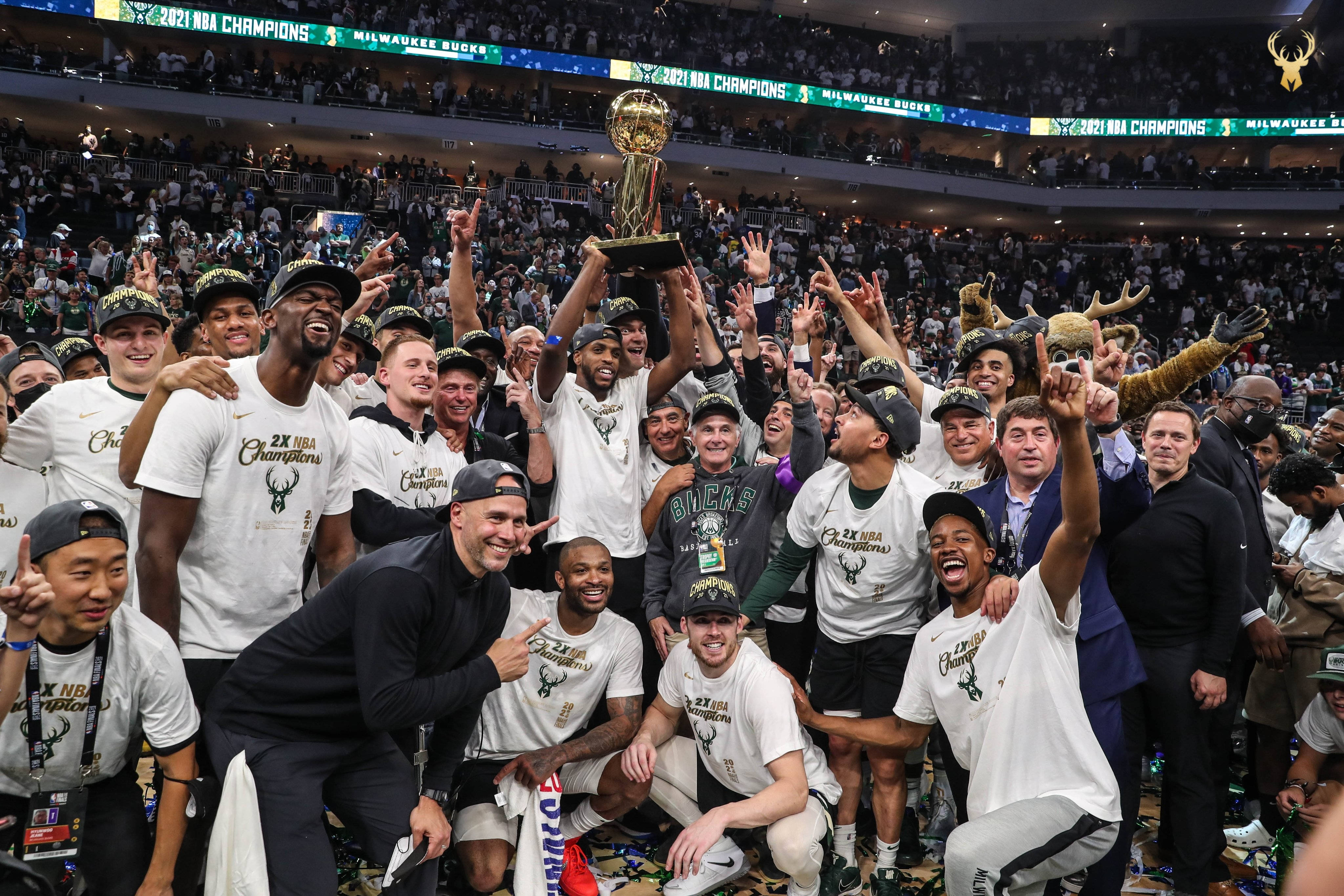 Milwaukee Bucks, 2021 NBA Championship, trophy, 4K Desktop Wallpaper
