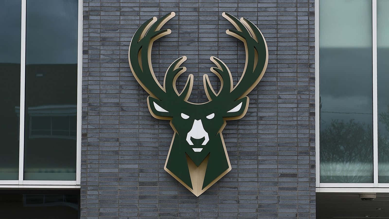 Milwaukee Bucks, green and gold, deer head logo, HD Desktop Wallpaper