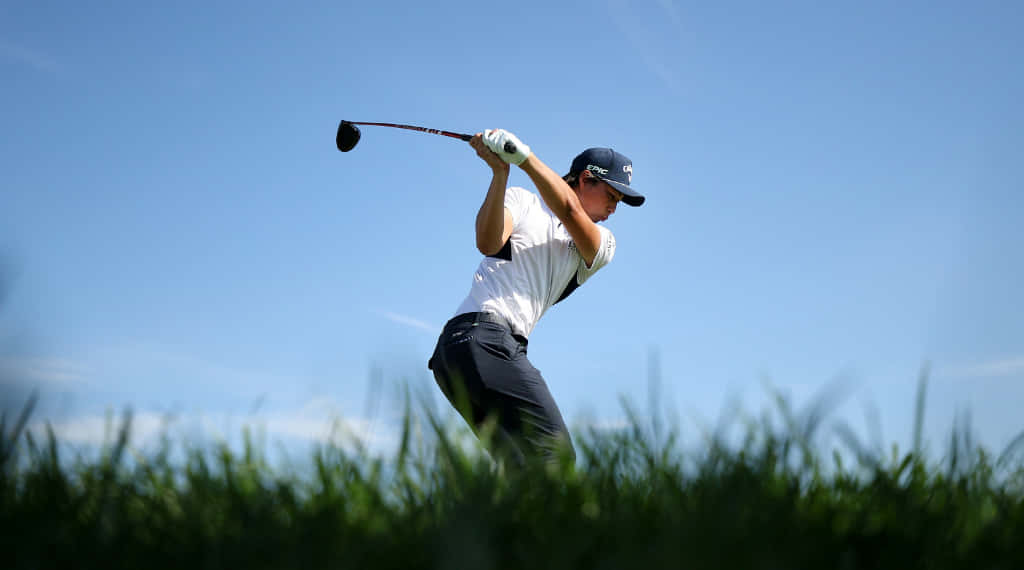 Min Woo Lee, golfer, mid-swing, SD Desktop Wallpaper