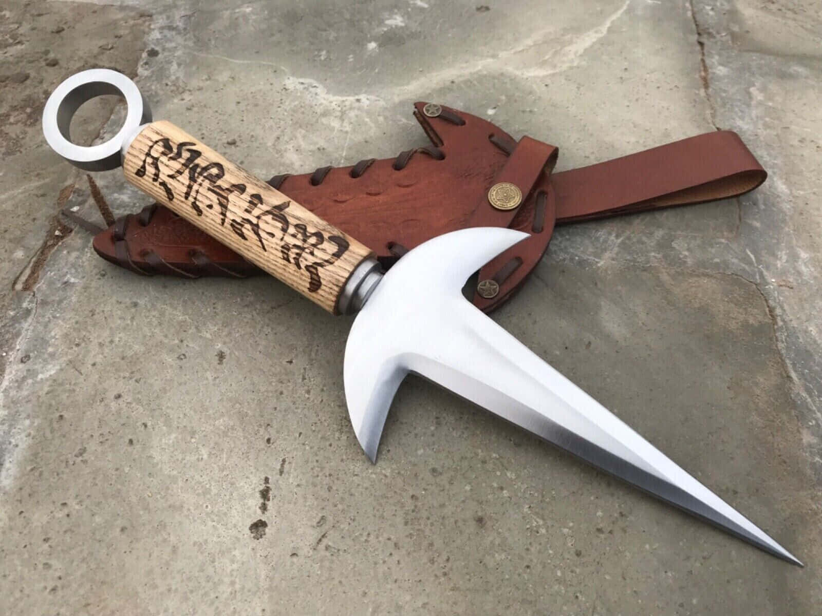 Minato Kunai, silver-tipped throwing knife, wooden handle etched with runes, HD Desktop Wallpaper