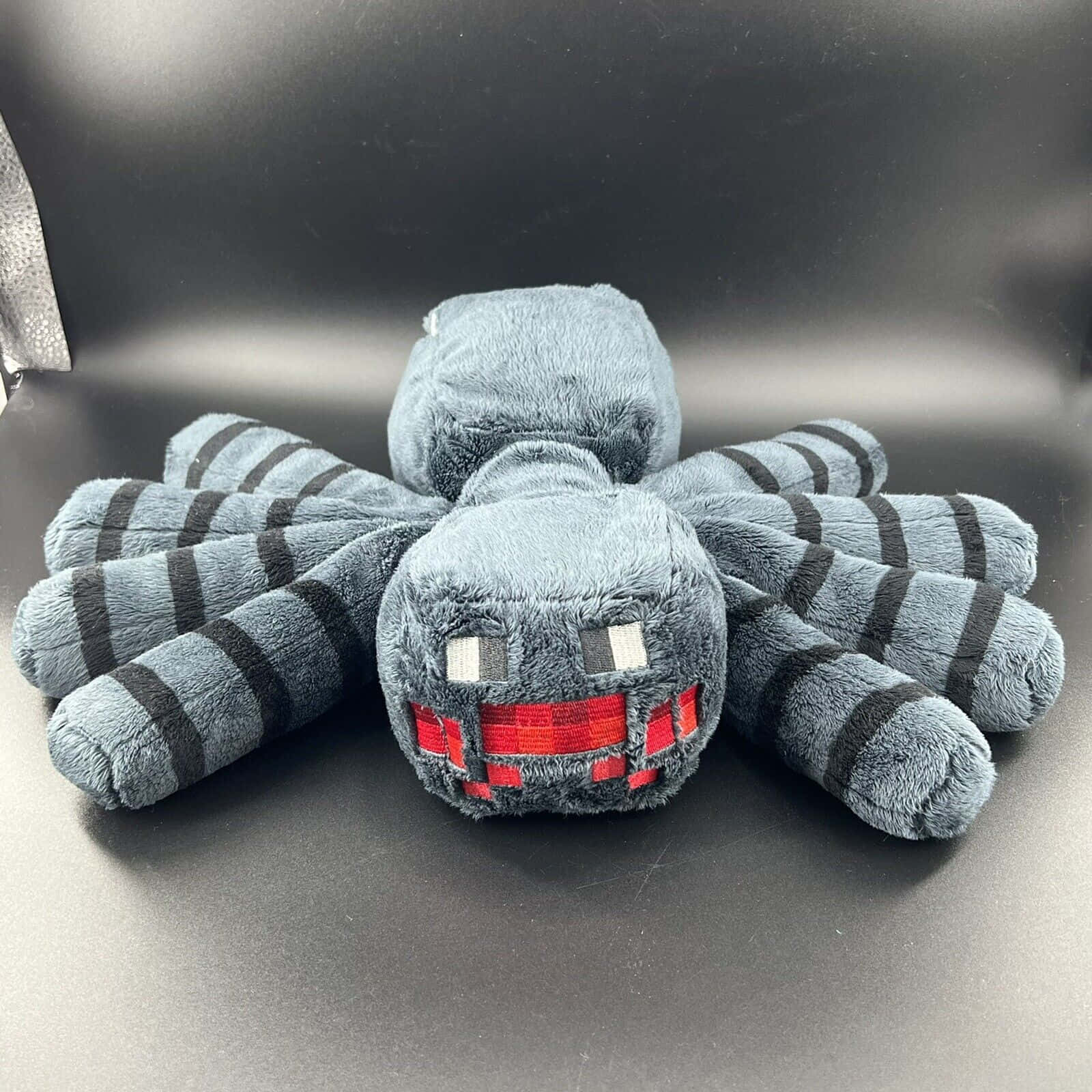 Minecraft Spider, gray and black striped legs, red mouth, HD Desktop Wallpaper