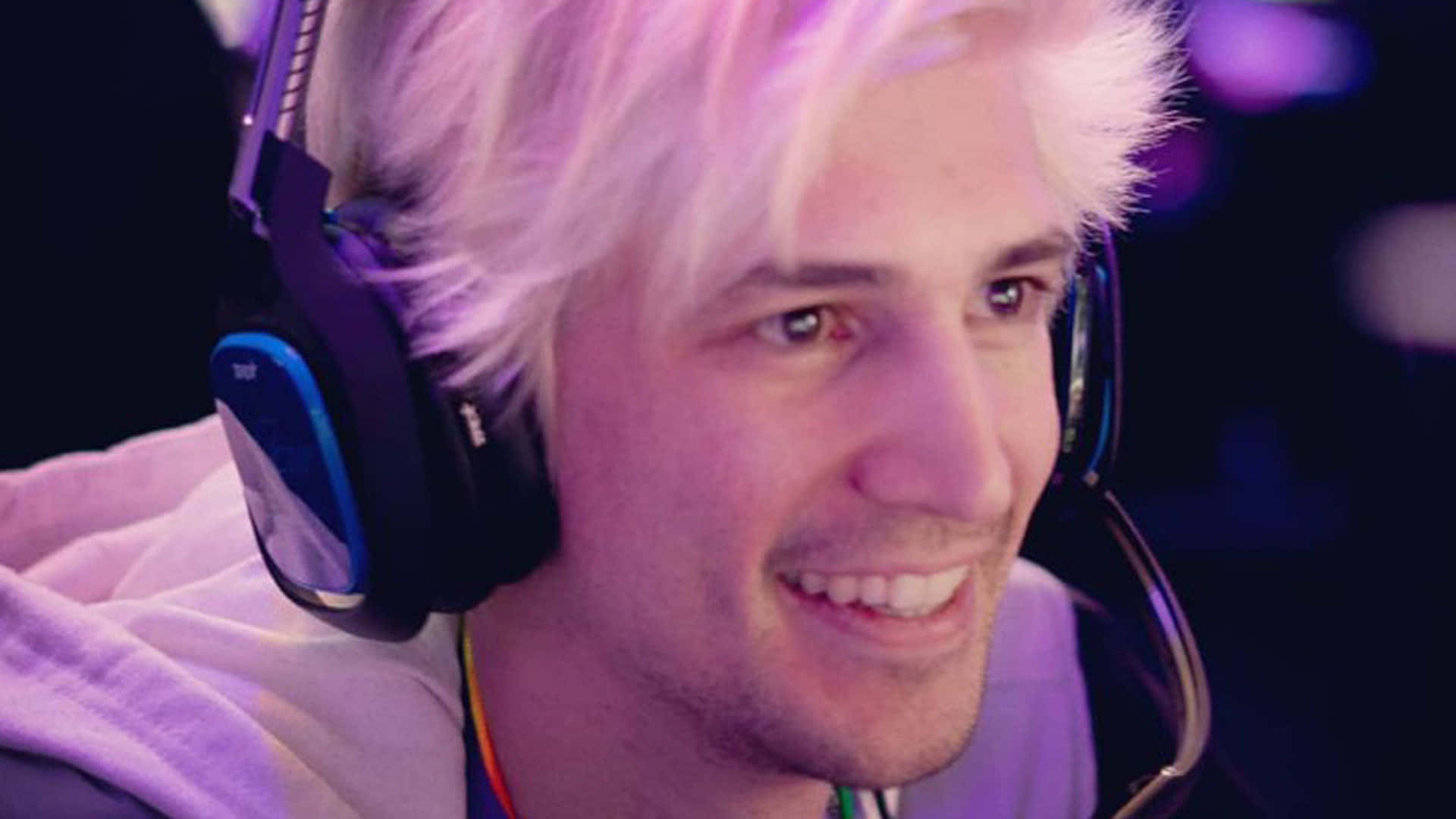 Minecraft Twitch Streamers, platinum blonde hair, gaming headphones, Full HD Desktop Wallpaper