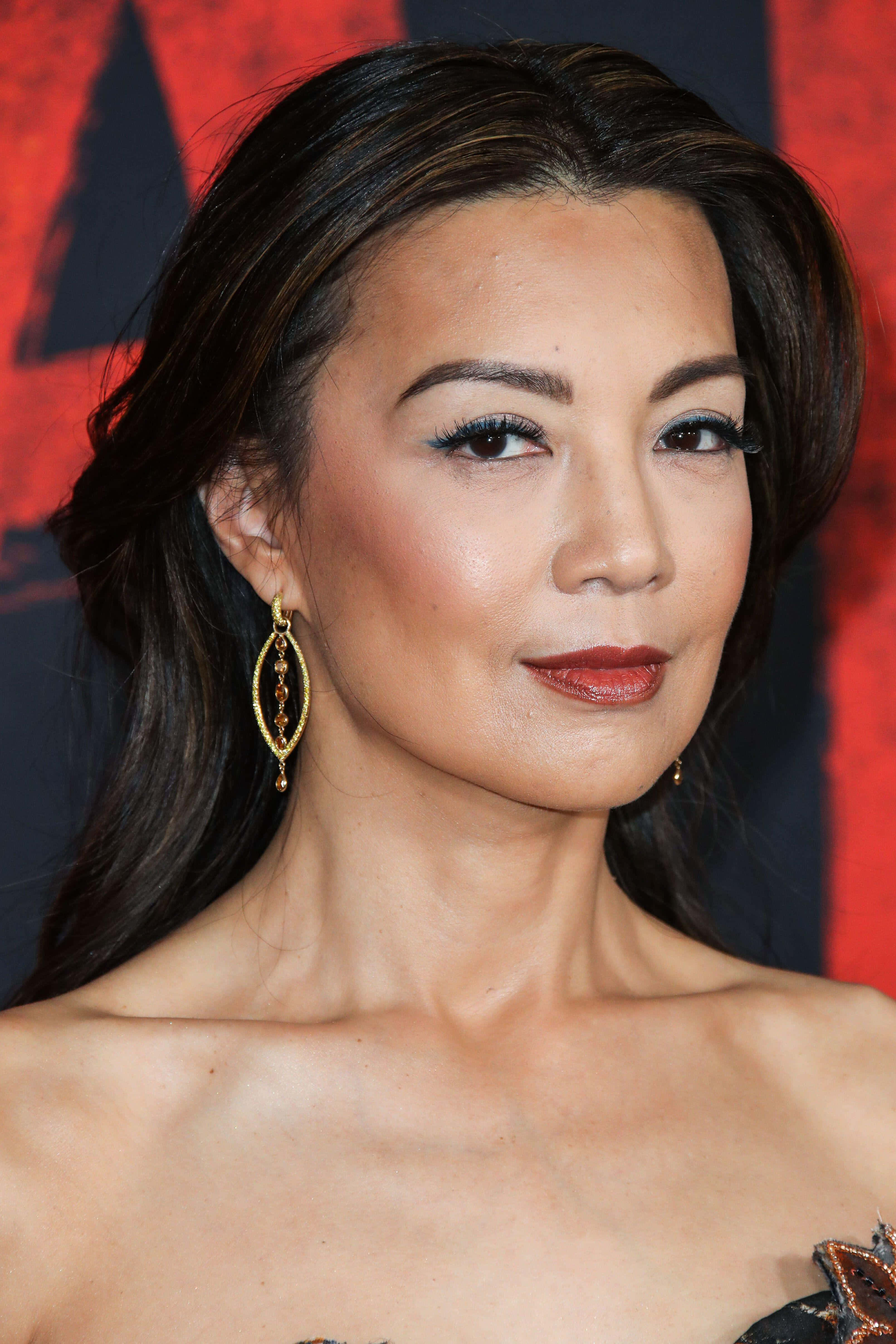 Ming Na Wen, dark hair, gold earrings, 4K Phone Wallpaper
