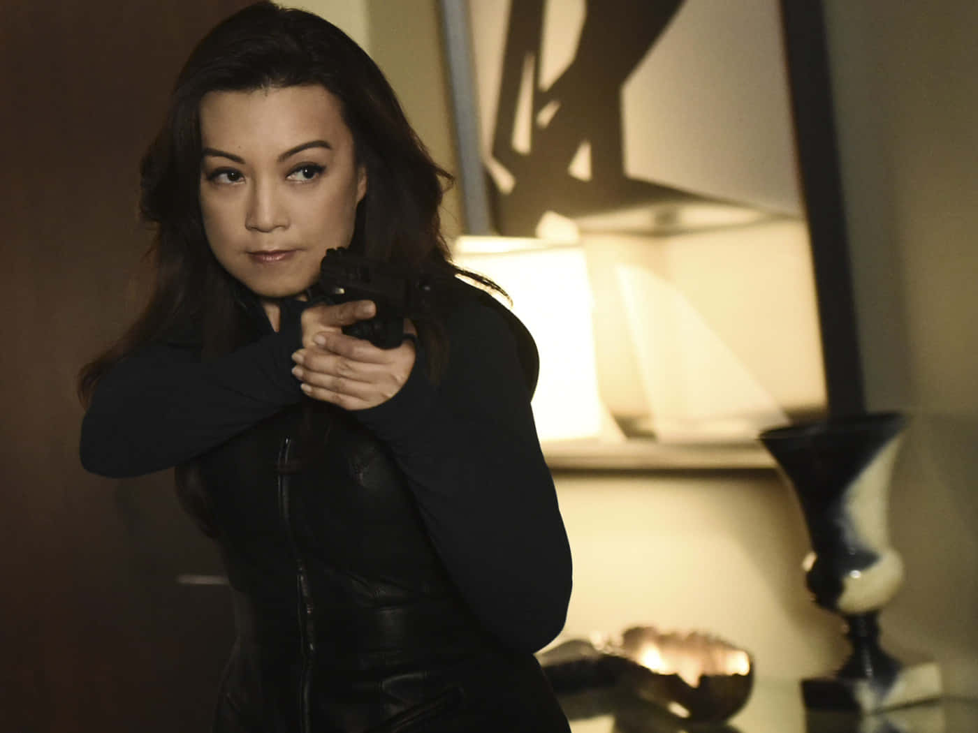 Ming Na Wen, black leather jacket, handgun, HD Desktop Wallpaper