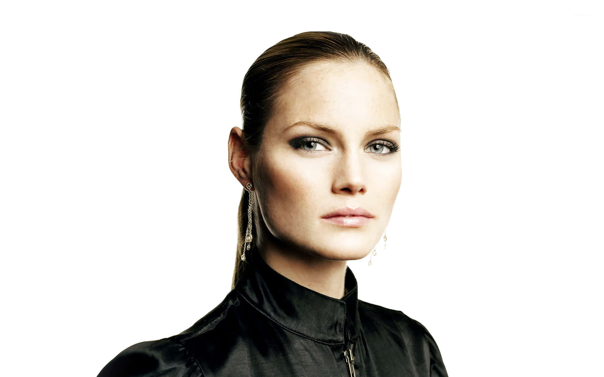 Mini Anden, sleek dark hair, bold eyeliner, Full HD Desktop Wallpaper