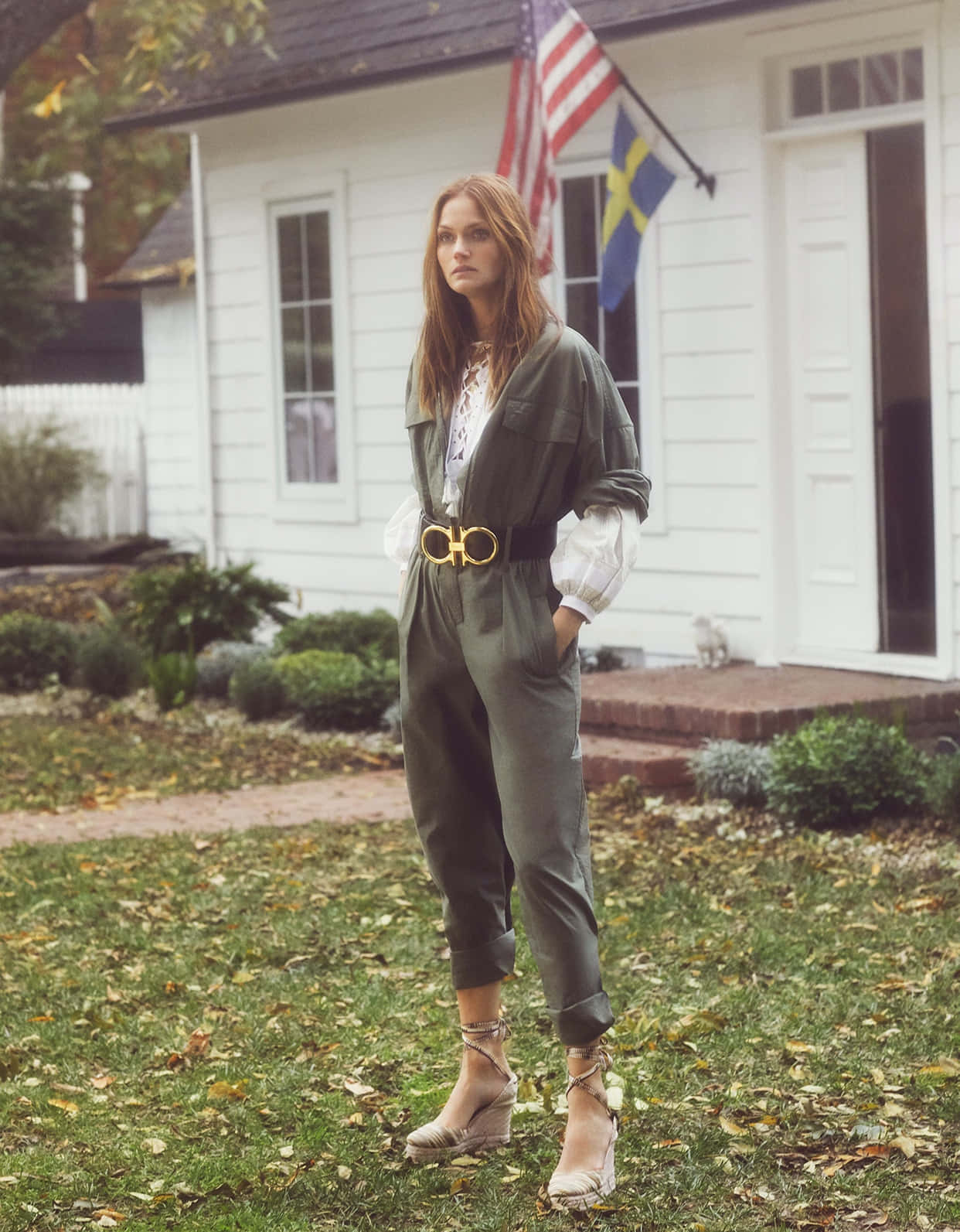Mini Anden, olive jumpsuit, gold belt, HD Phone Wallpaper