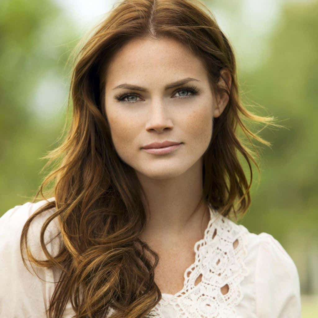 Mini Anden, auburn hair, blue eyes, SD Desktop Wallpaper