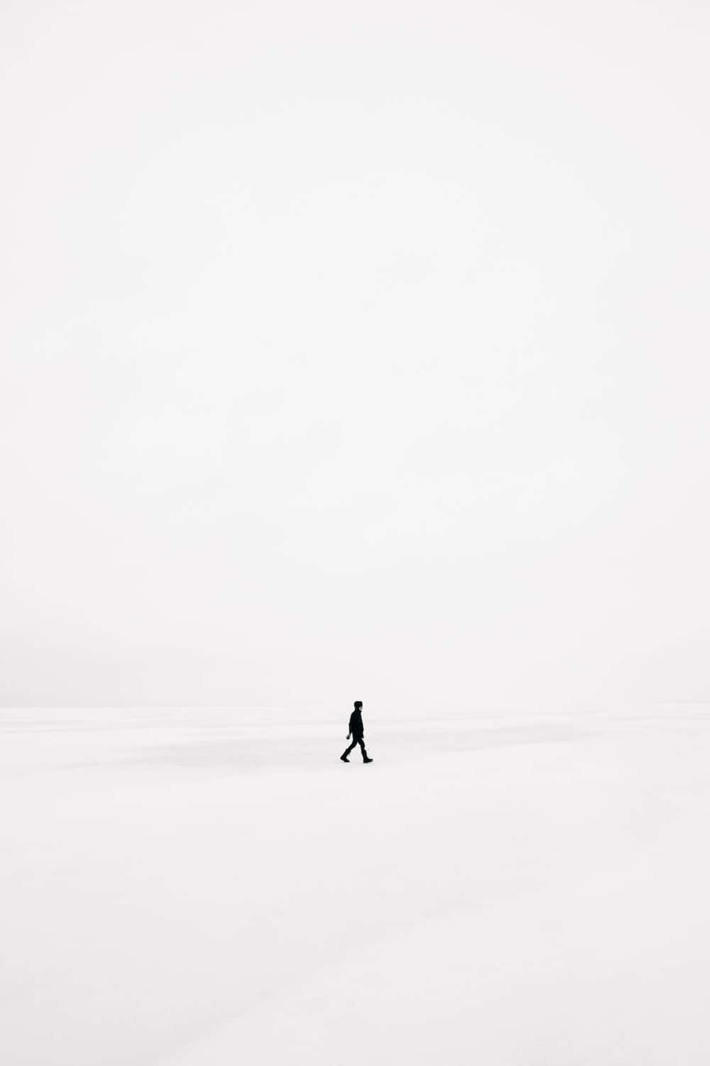 minimalism, white snowy plain, pale overcast sky, HD Phone Wallpaper