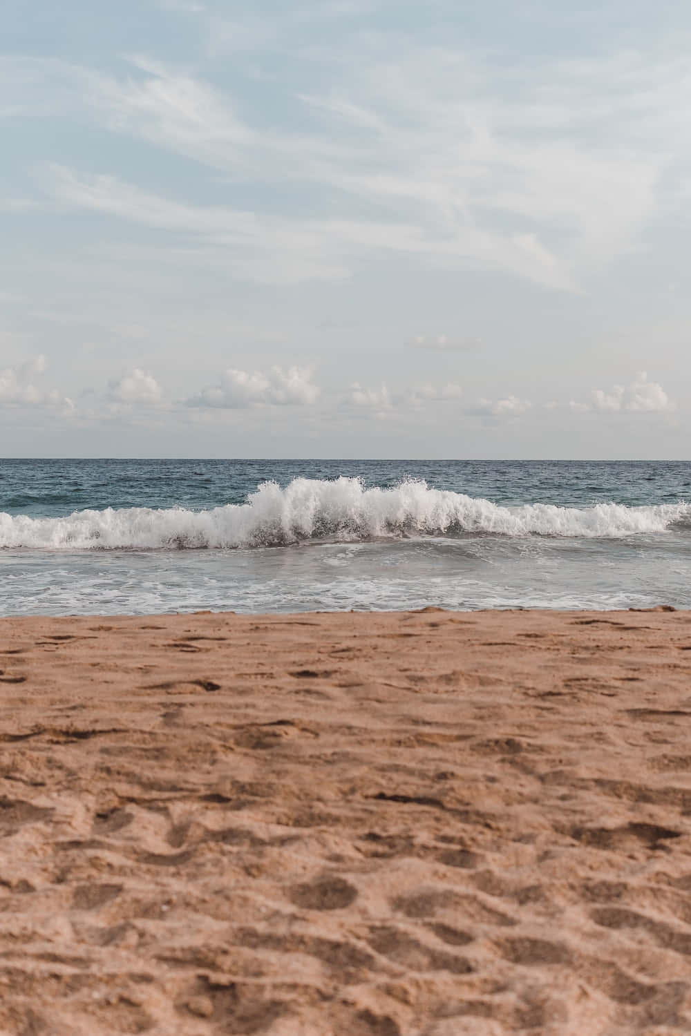 Minimalist Beach, textured sand, gentle ocean waves, HD Phone Wallpaper