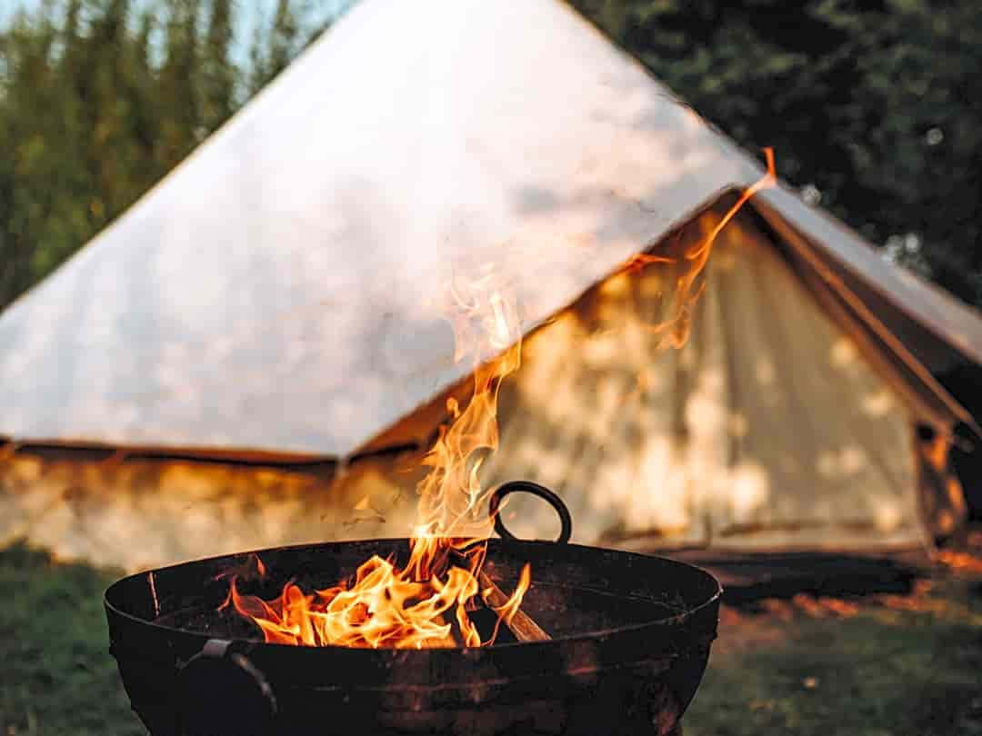 black metal grill, white bell tent, forest clearing, SD Desktop Wallpaper