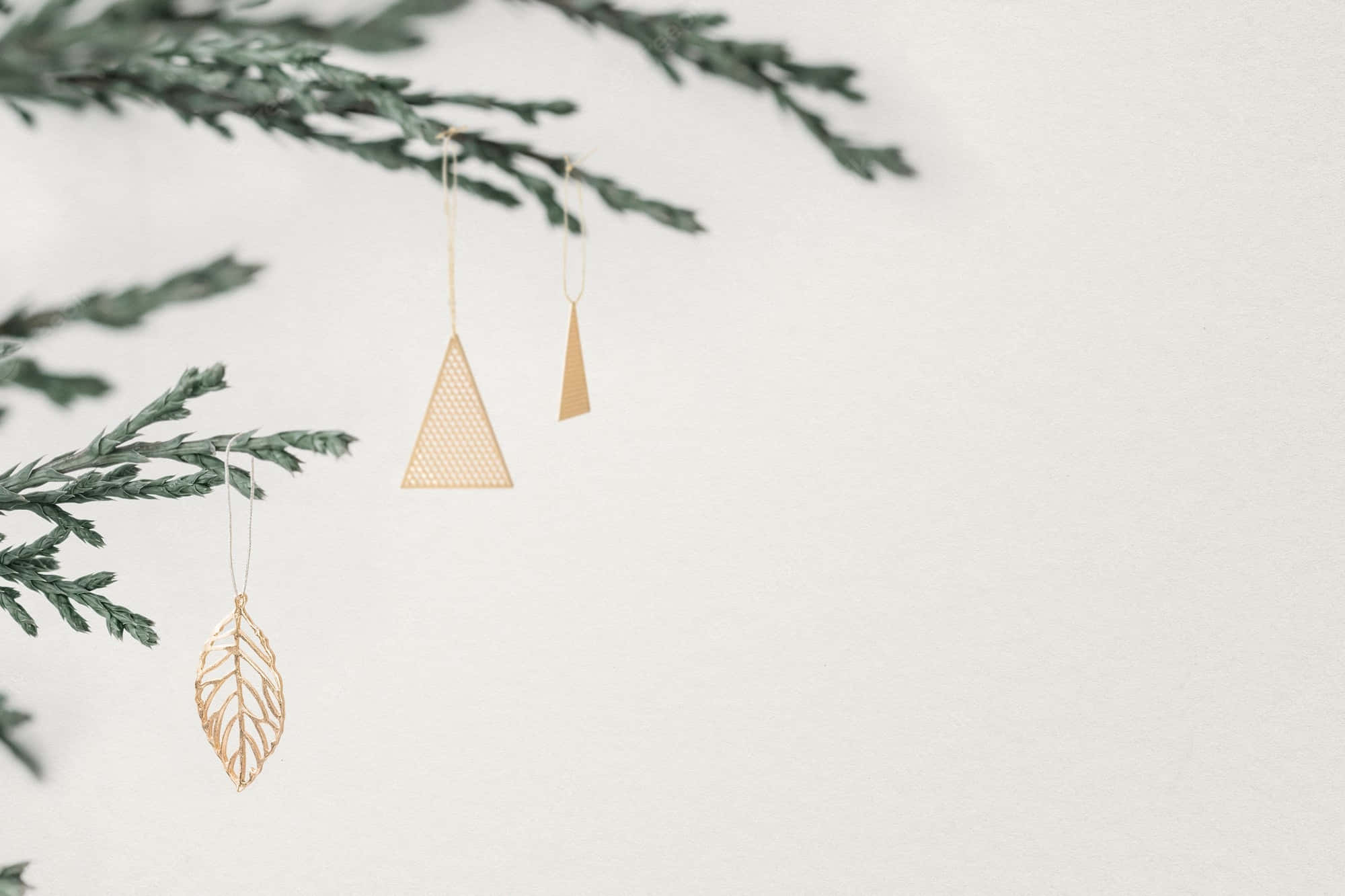 minimalist christmas, gold geometric ornaments, green pine branch, Full HD Desktop Wallpaper