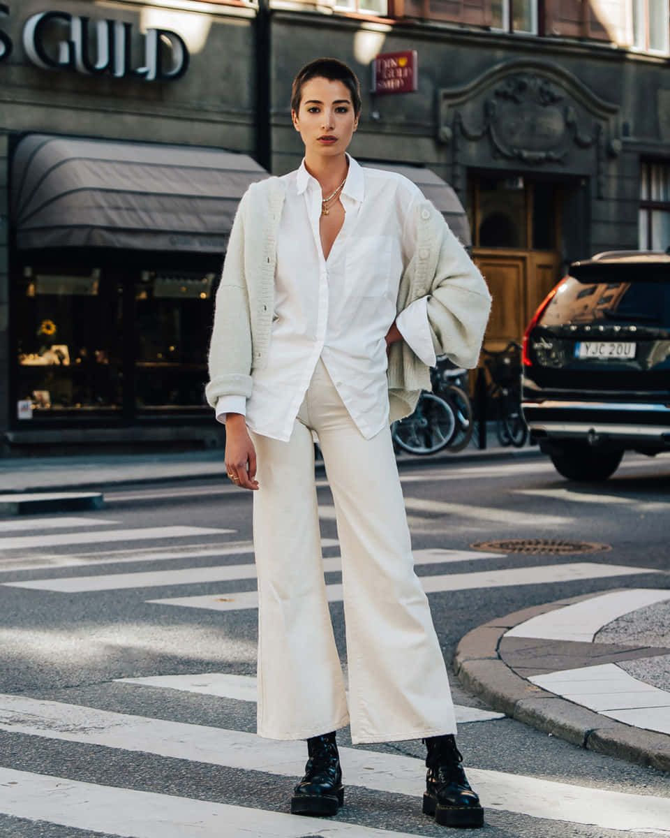 Minimalist Fashion, all white outfit, city street crosswalk, SD Phone Wallpaper