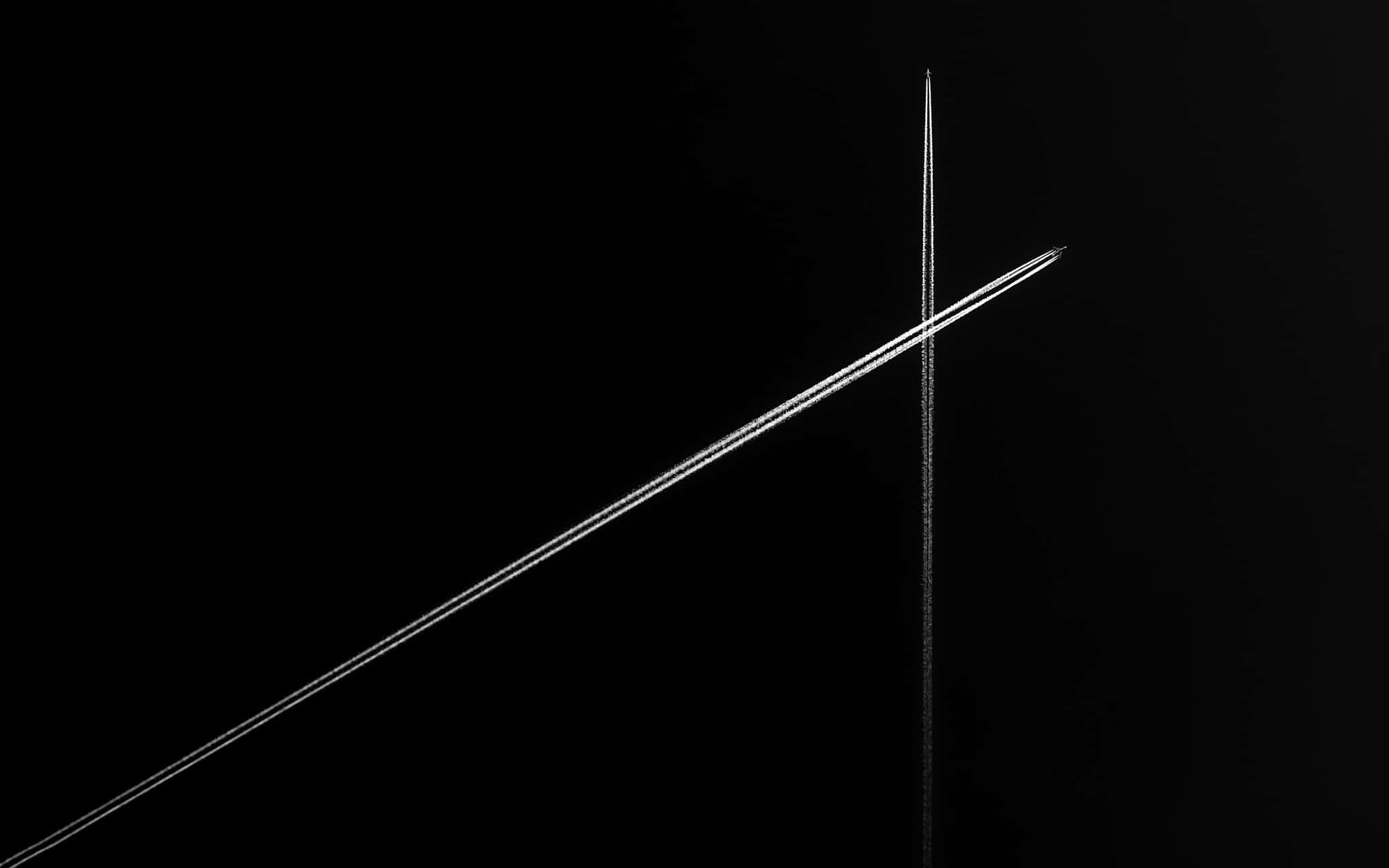 minimalist monochrome, 2048 x 1280 wallpaper, airplane contrails, Full HD Desktop Wallpaper