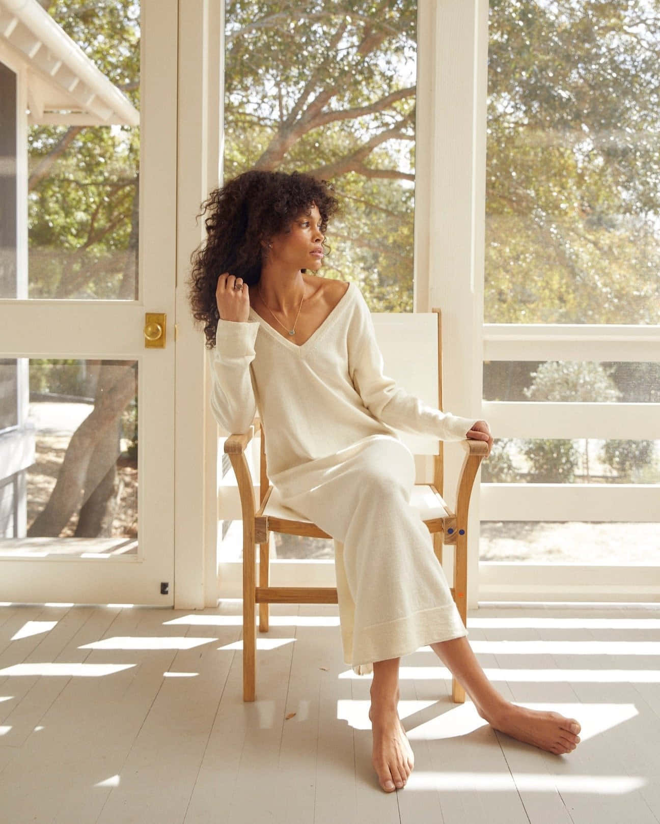 cream knit dress, wooden chair, glass door, HD Phone Wallpaper
