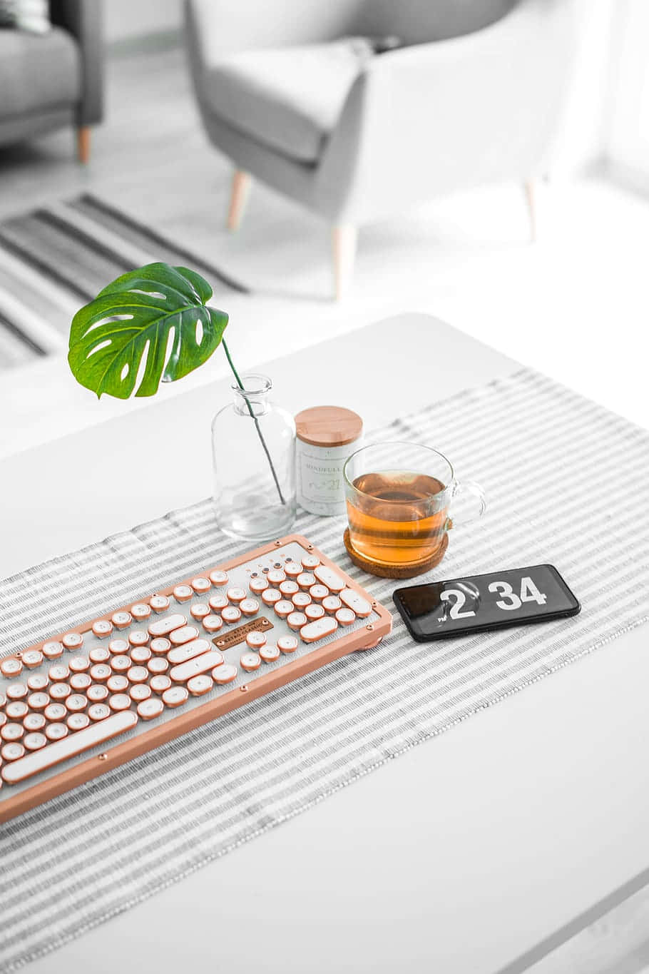 rose gold keyboard, glass mug, monstera leaf, HD Phone Wallpaper