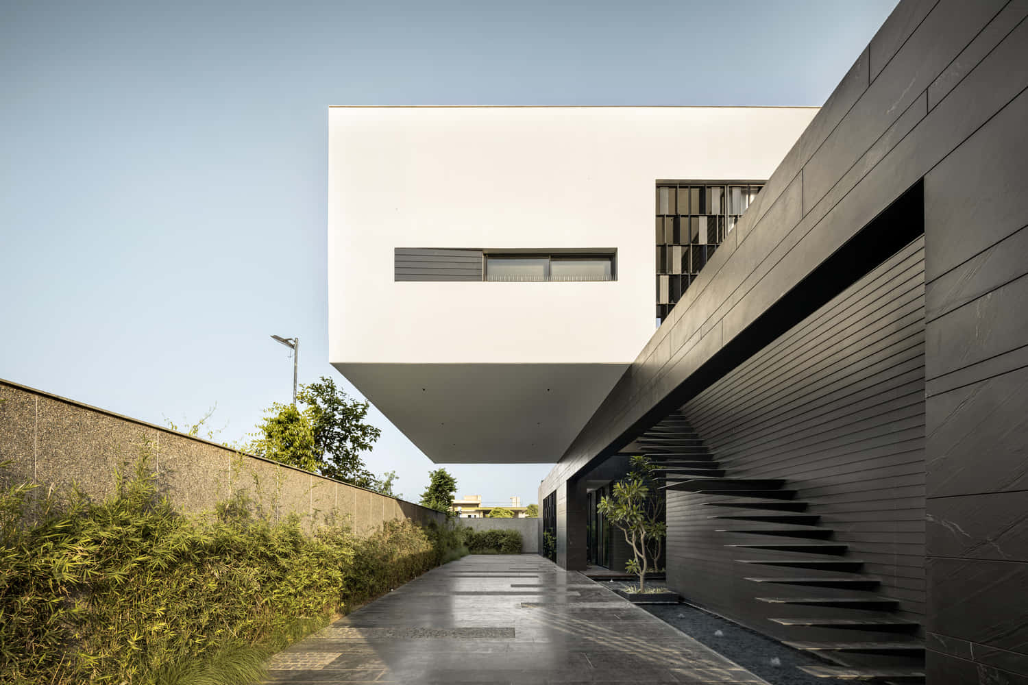 minimalist architecture, floating white cube, dark gray slatted walls, HD Desktop Wallpaper