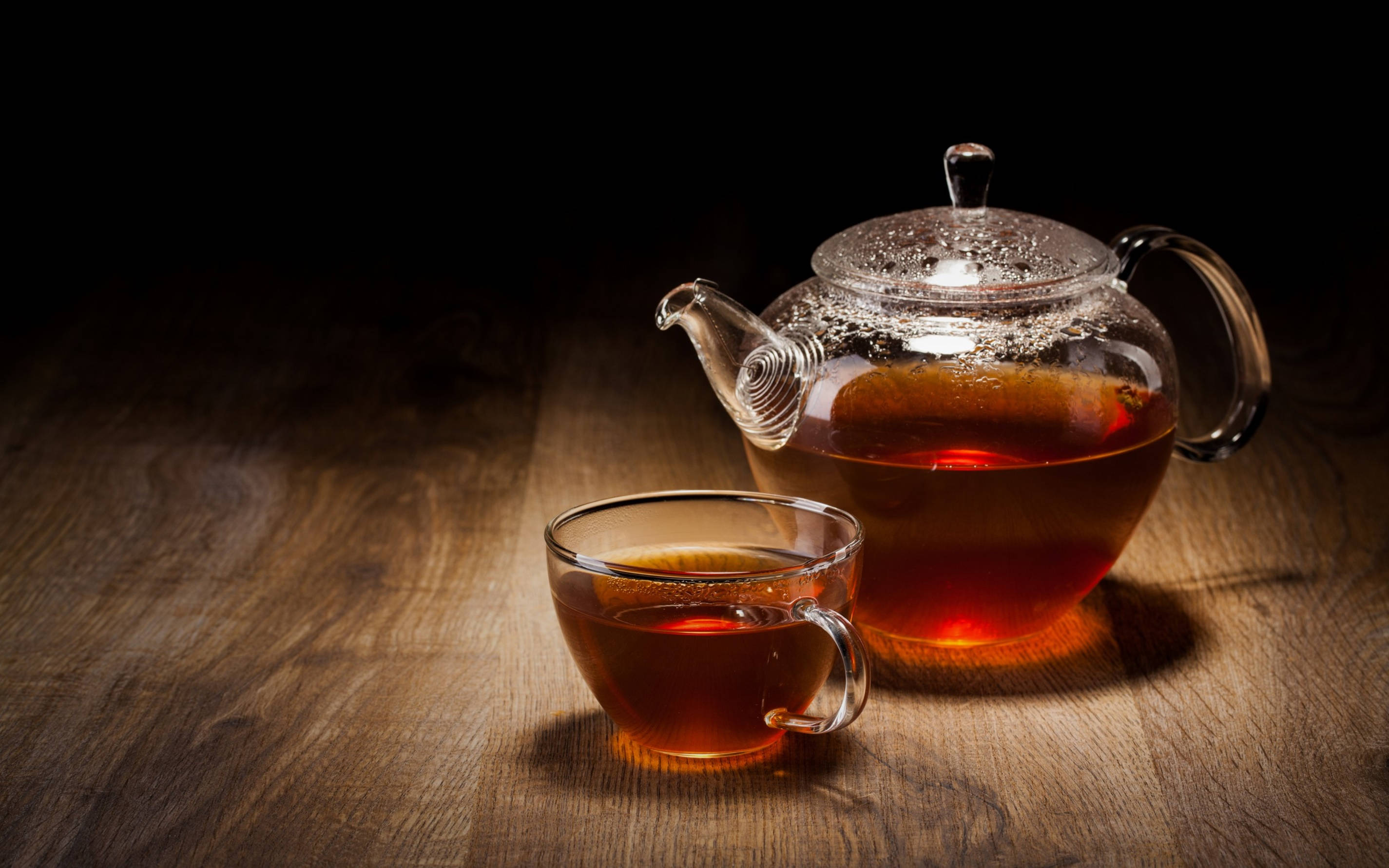 glass teapot, cup, amber tea, 2K Desktop Wallpaper