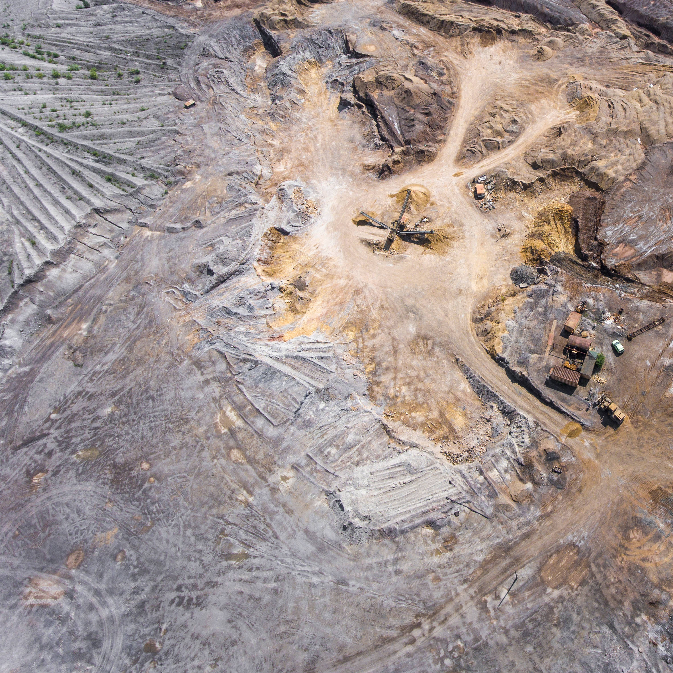 open-pit mine, terraced earth, heavy machinery, Full HD Desktop Wallpaper