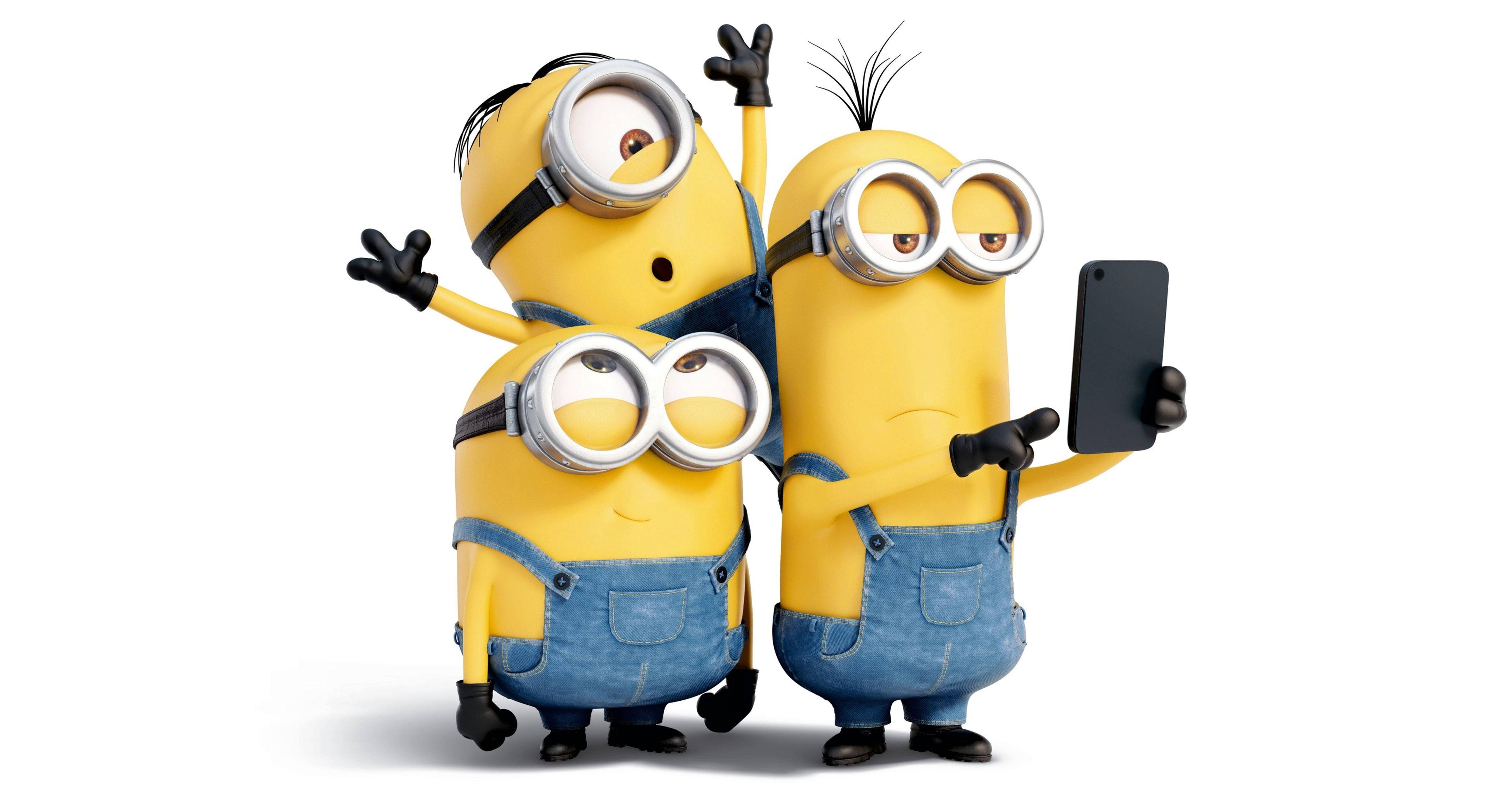 Minion, blue overalls, phone, 4K Desktop Wallpaper