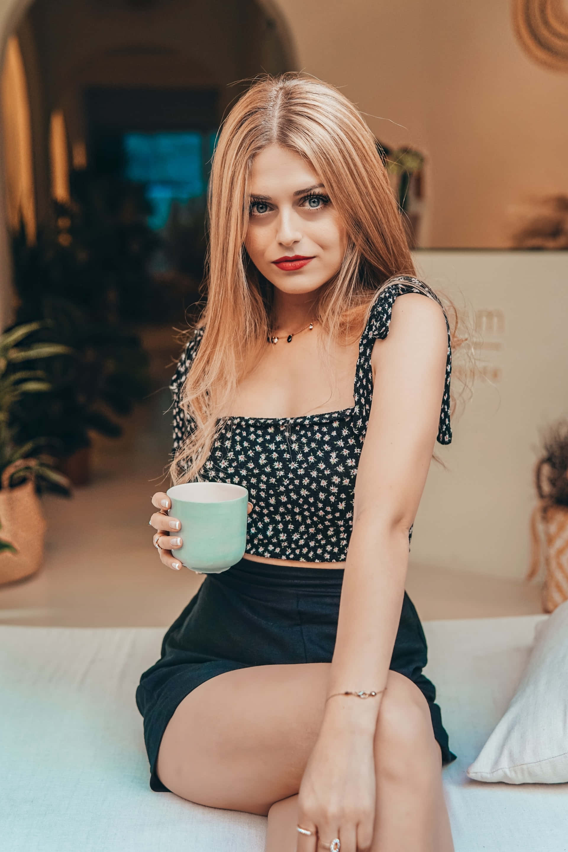 black high waist miniskirt, blonde hair, mint green mug, 2K Phone Wallpaper