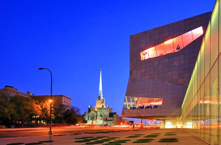 Minneapolis, twilight sky, modern angular building, SD Desktop Wallpaper