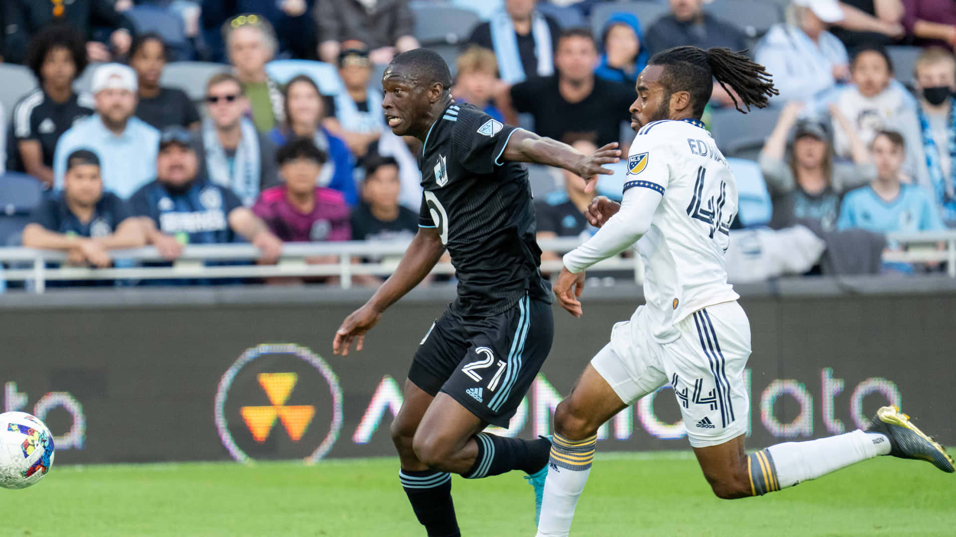 Minnesota United FC, LA Galaxy FC, vibrant green field, Full HD Desktop Wallpaper