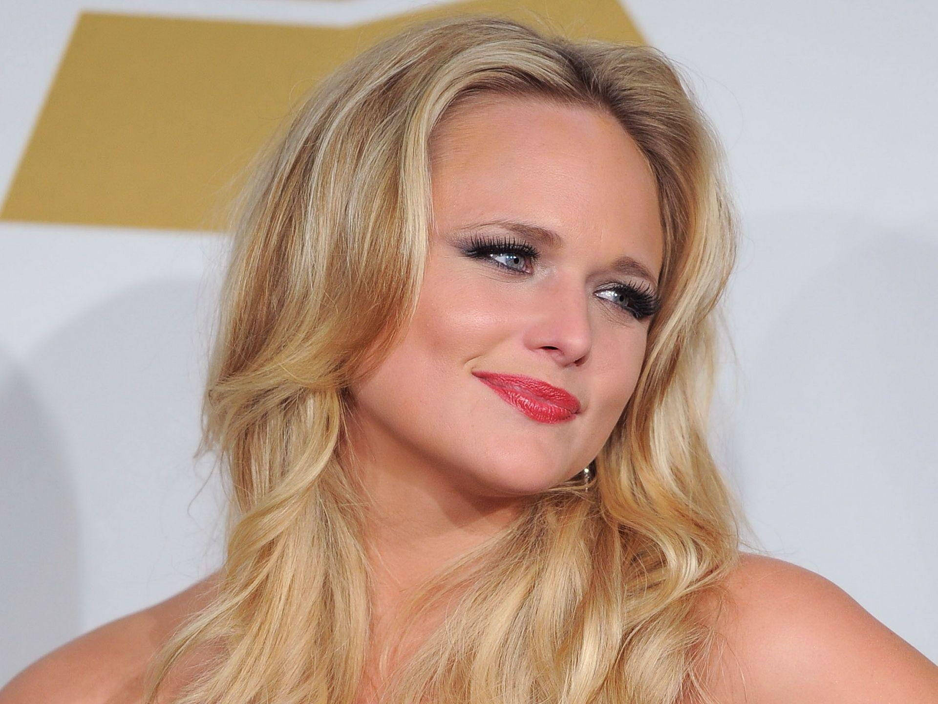 Miranda Lambert, gold and white backdrop, blonde woman, Full HD Desktop Wallpaper