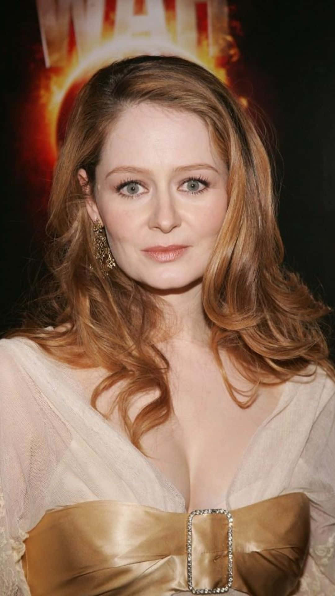Miranda Otto, cream gown, gold satin belt, Full HD Phone Wallpaper