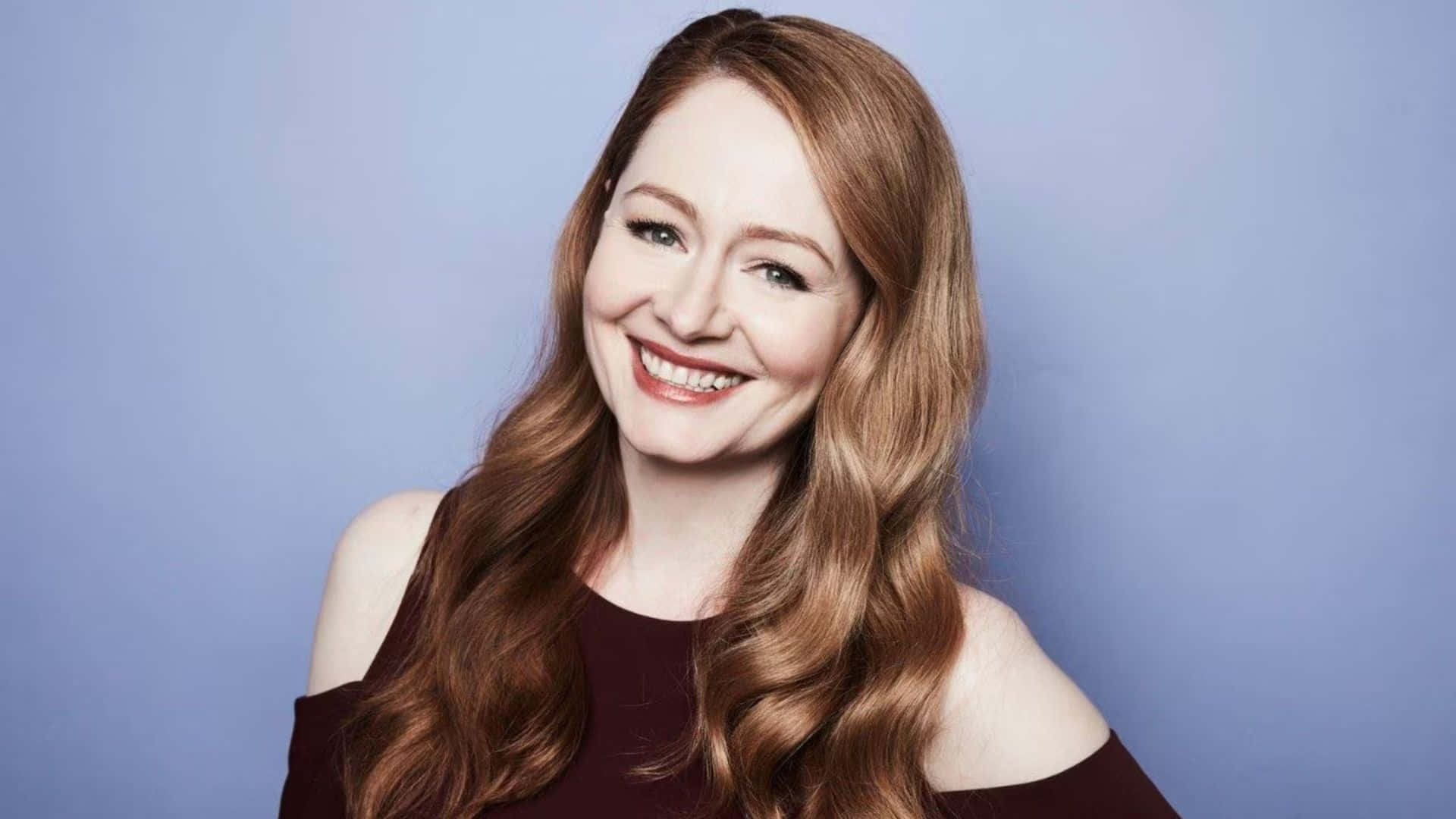 Miranda Otto, long wavy red hair, warm smile, Full HD Desktop Wallpaper
