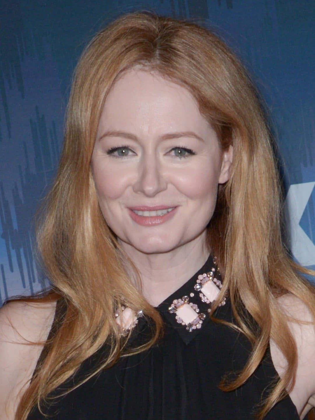Miranda Otto, long red hair, black dress, HD Phone Wallpaper