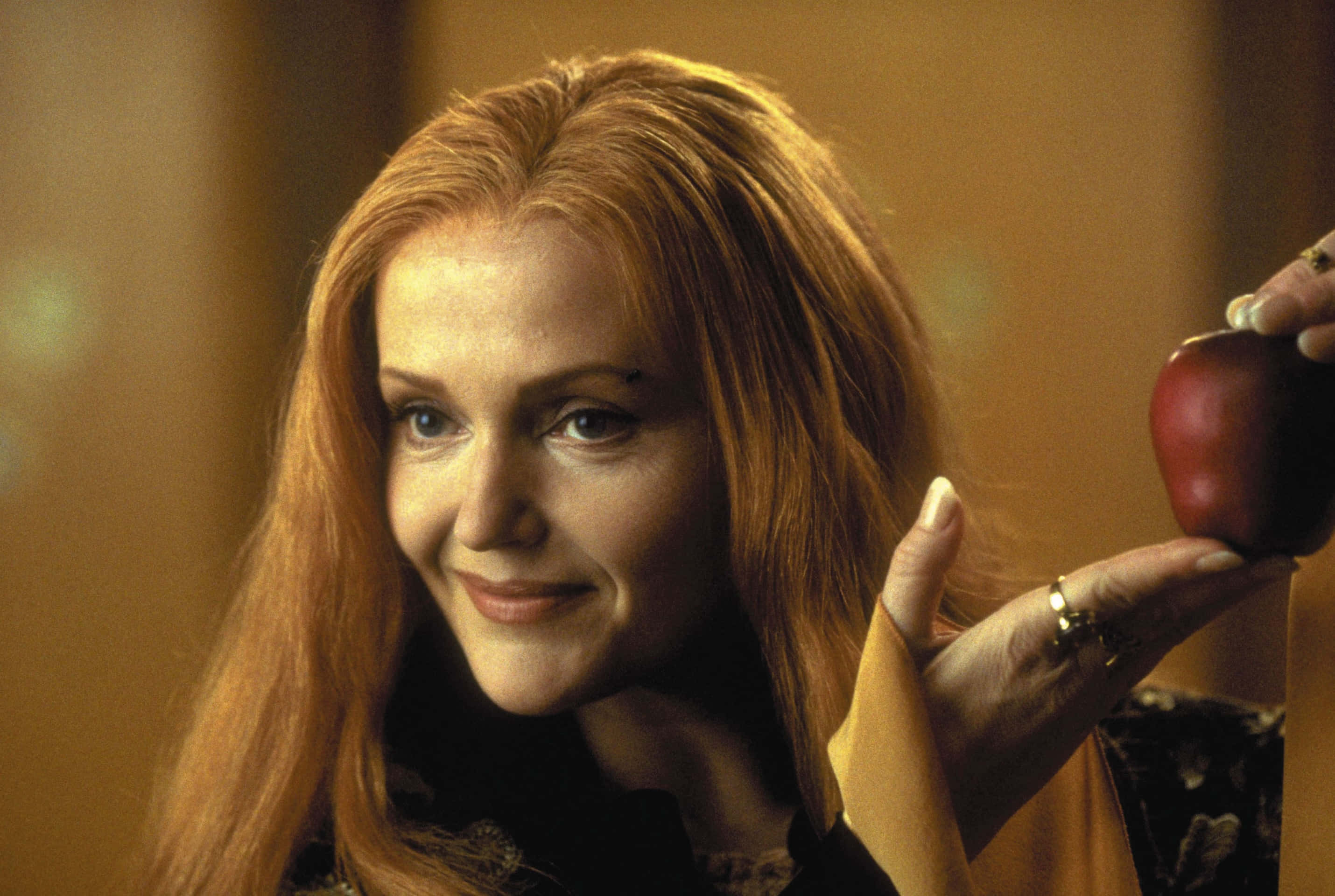 Miranda Richardson, long red hair, shiny red apple, 2K Desktop Wallpaper
