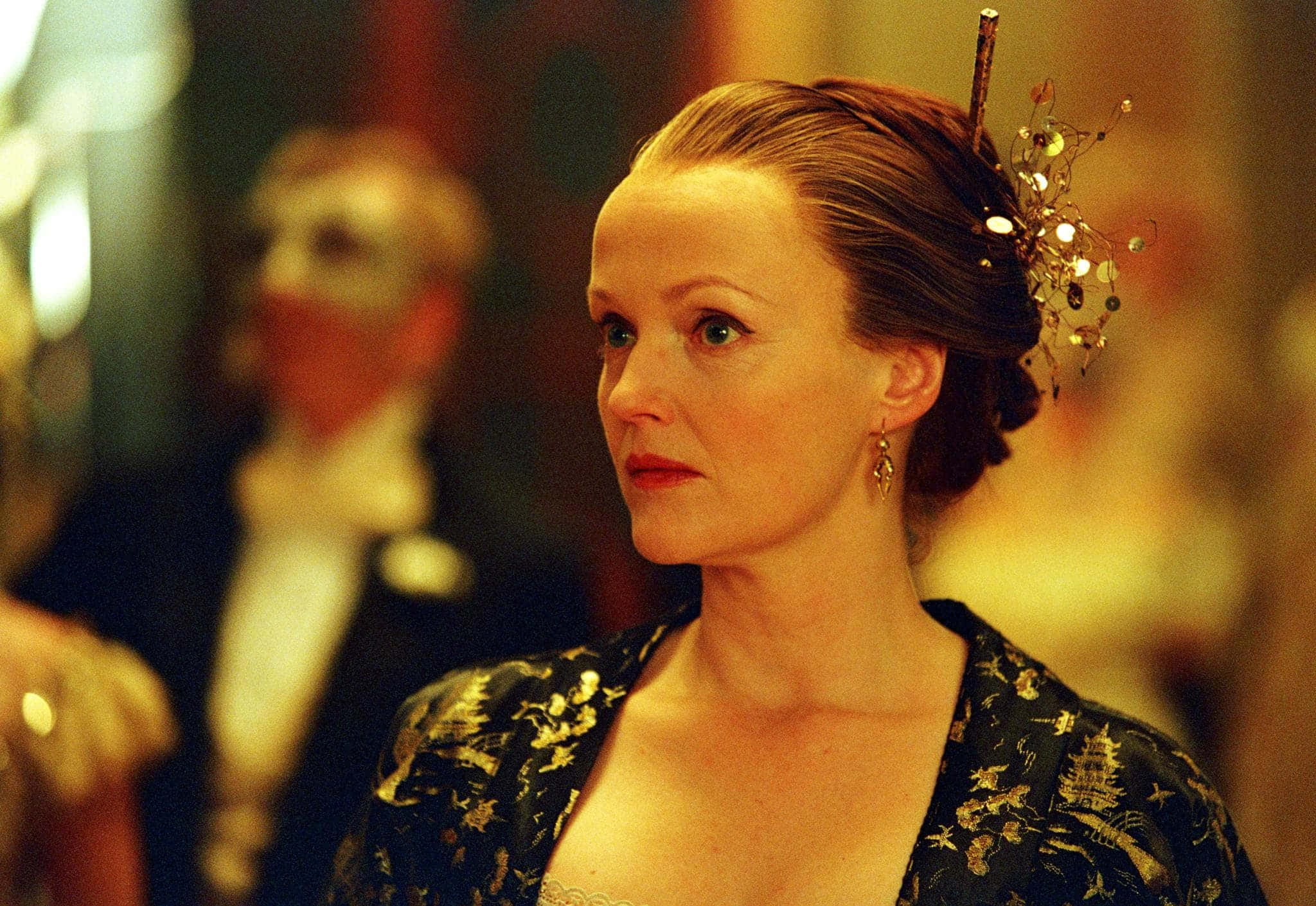 Miranda Richardson, black and gold dress, jeweled hairpin, Full HD Desktop Wallpaper