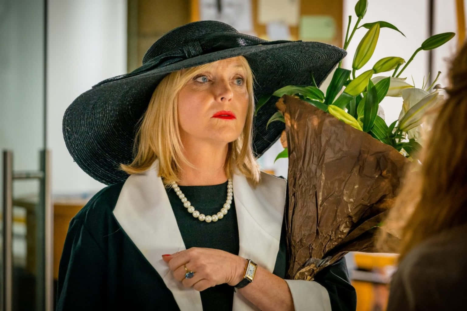 Miranda Richardson, black hat, white collar, HD Desktop Wallpaper