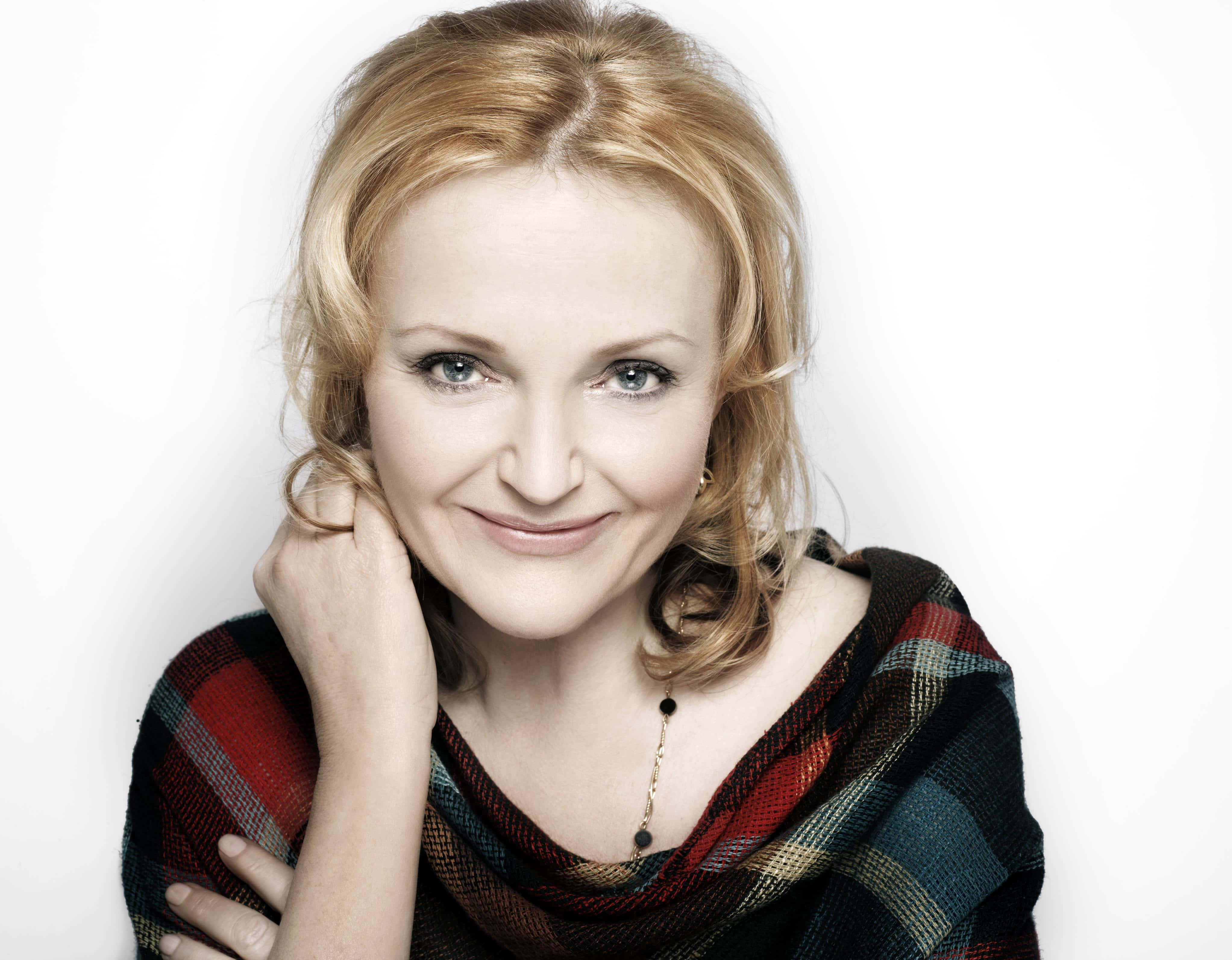 Miranda Richardson, blonde hair, blue eyes, 4K Desktop Wallpaper