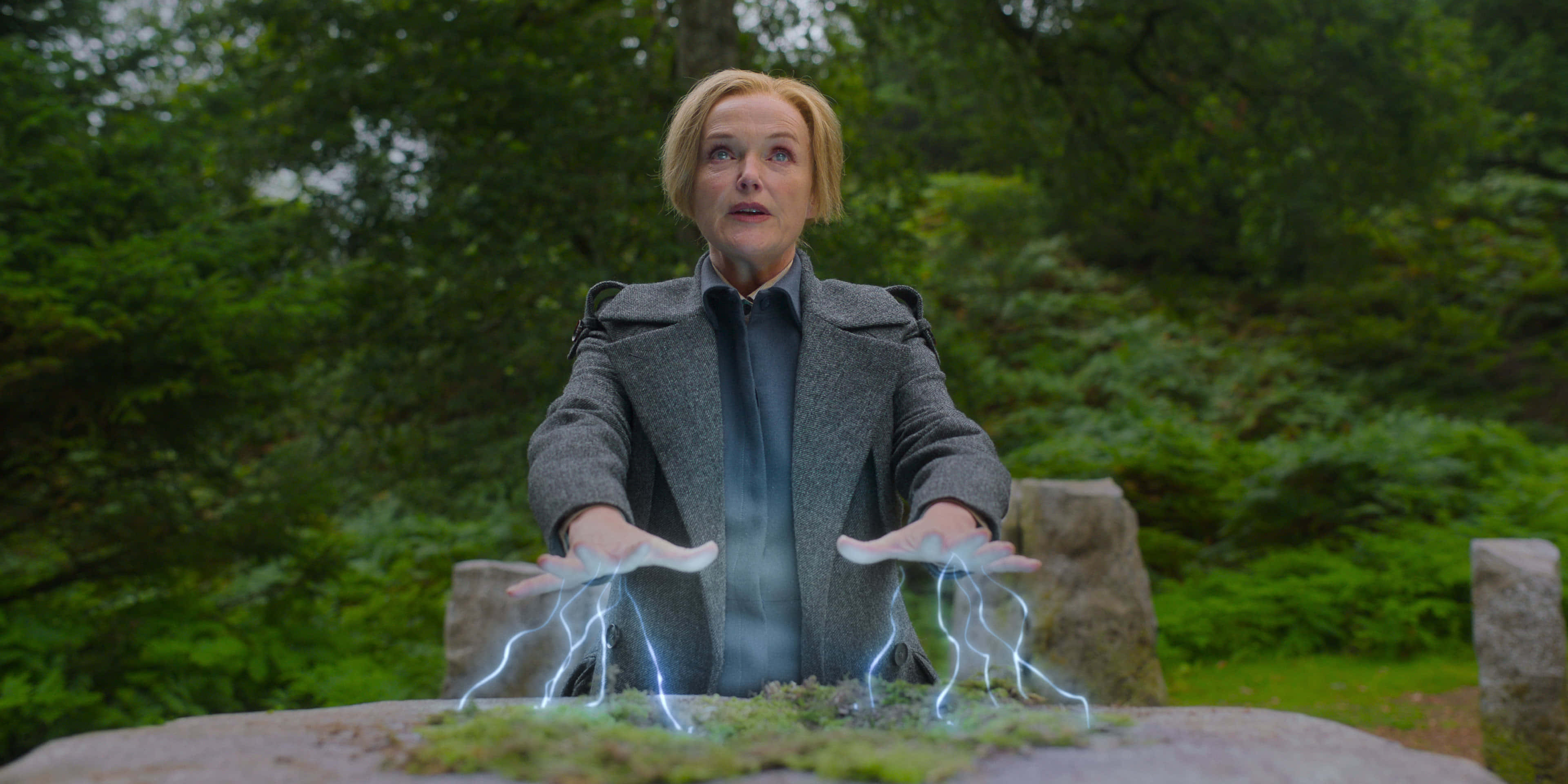 Miranda Richardson, grey coat, forest, 4K Desktop Wallpaper