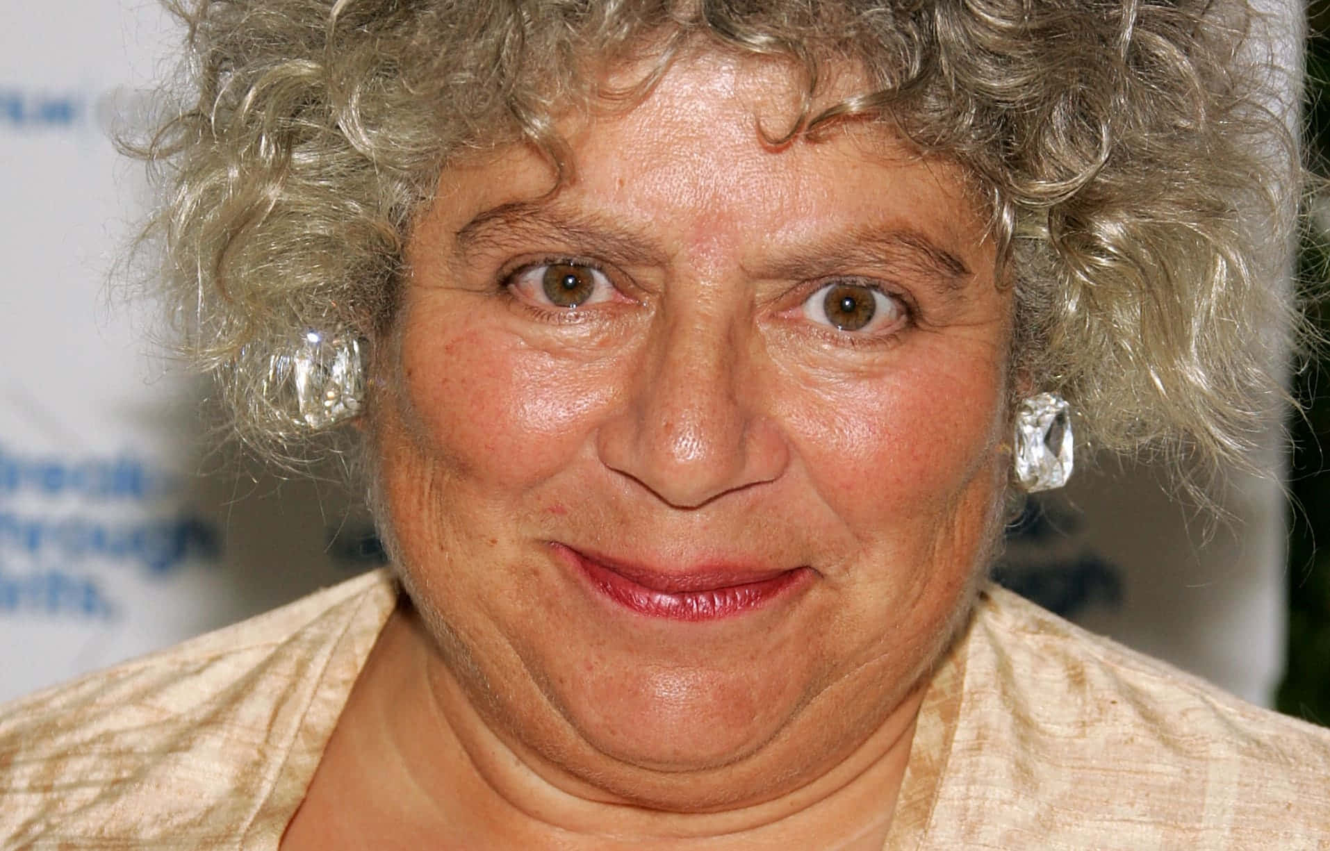 Miriam Margolyes, curly gray hair, sparkling earrings, HD Desktop Wallpaper