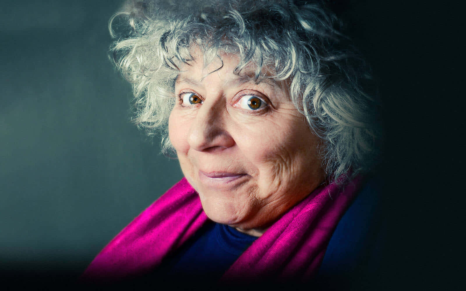 Miriam Margolyes, curly gray hair, wide eyes, HD Desktop Wallpaper
