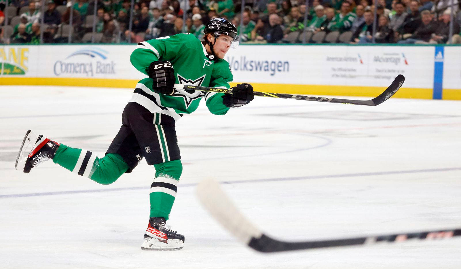 Miro Heiskanen, green and black uniform, ice, HD Desktop Wallpaper