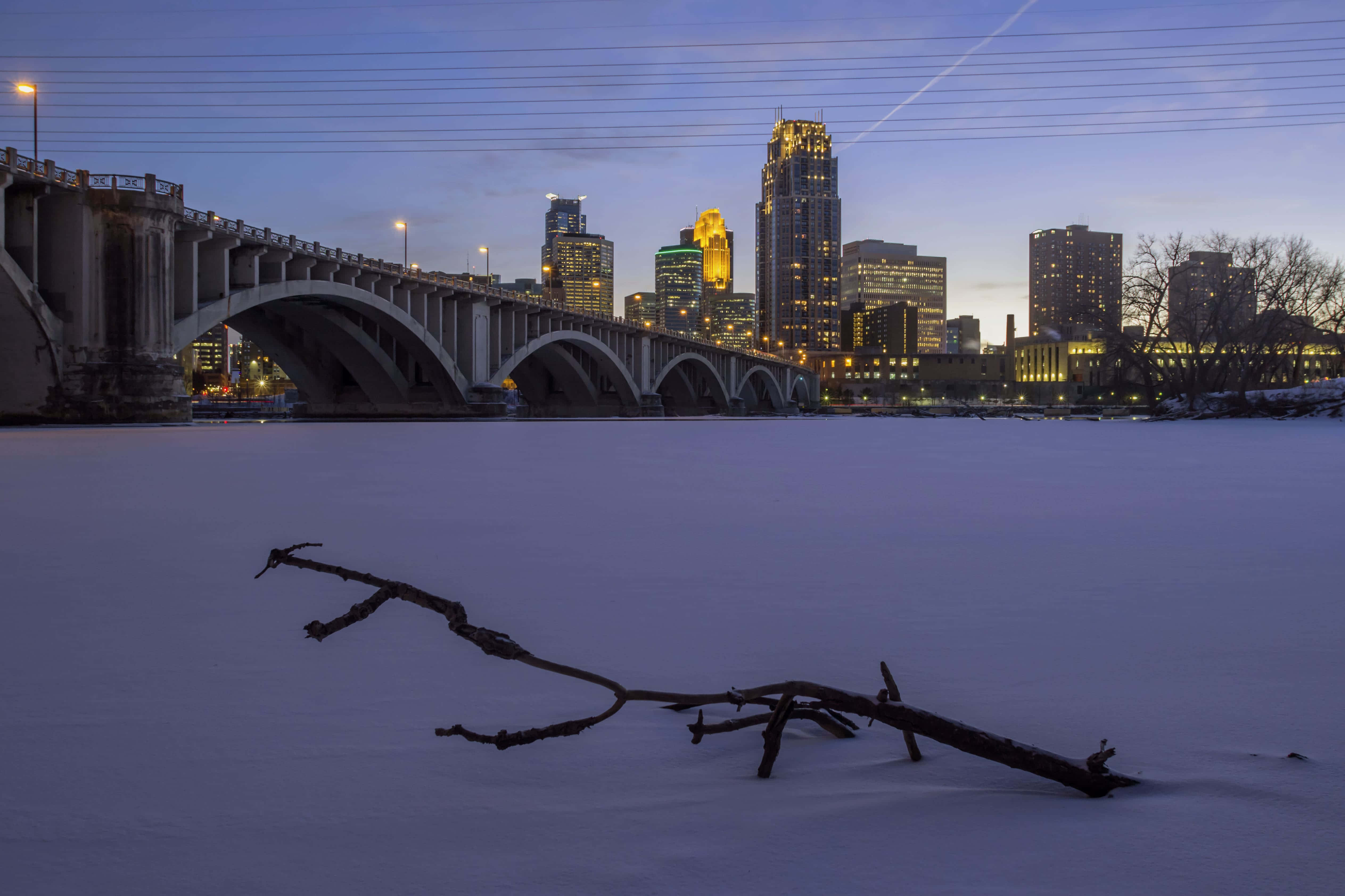 Mississippi River, snow-covered river, bare branch, 4K Desktop Wallpaper