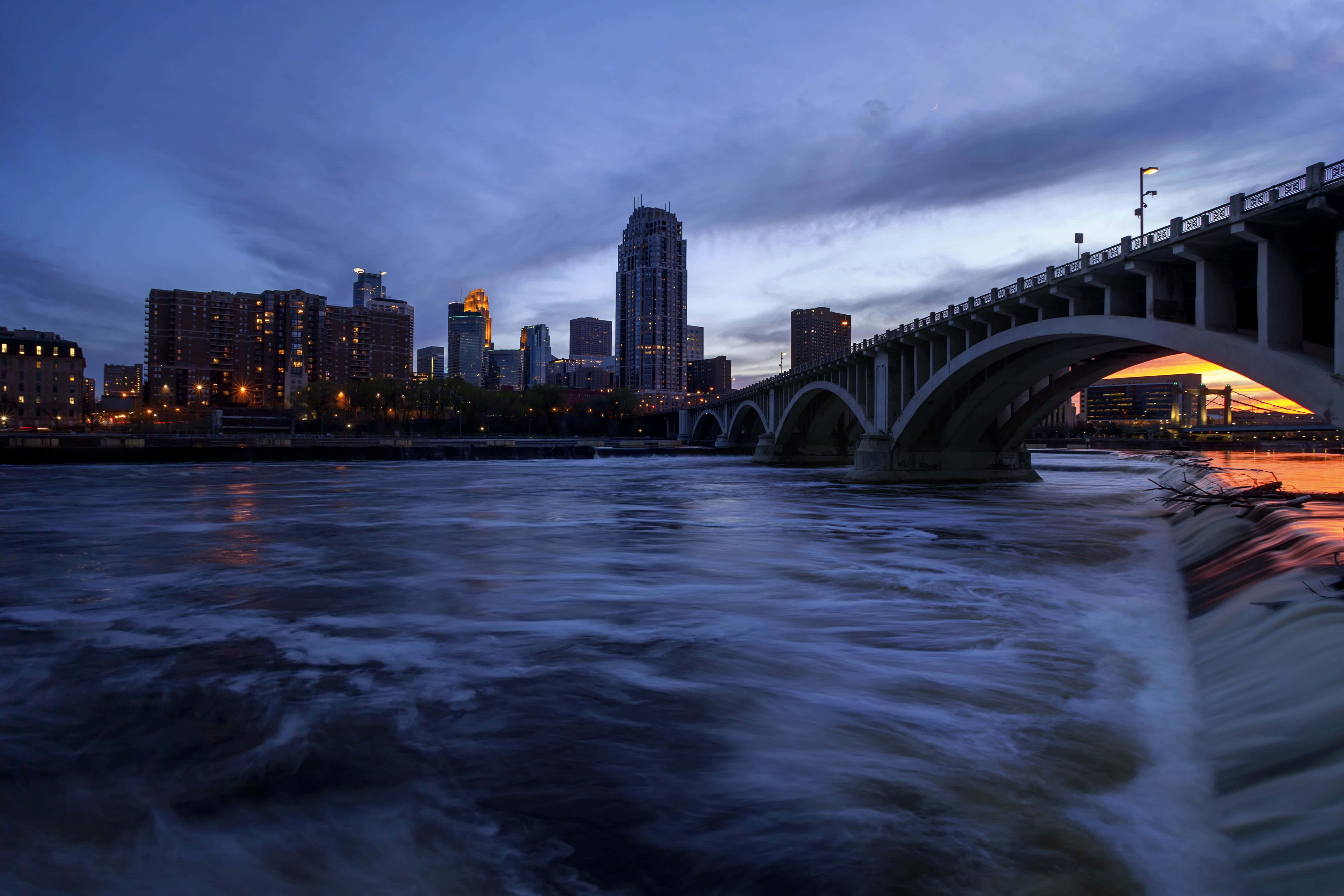 Mississippi River, city skyline, dusk, 5K Desktop Wallpaper