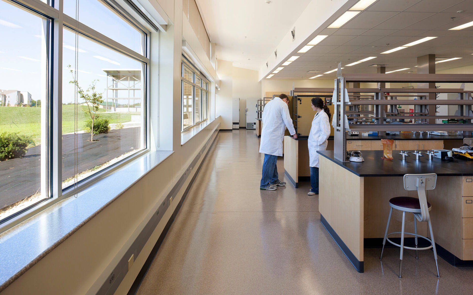 Missouri University Of Science And Technology, white coats, lab benches, Full HD Desktop Wallpaper