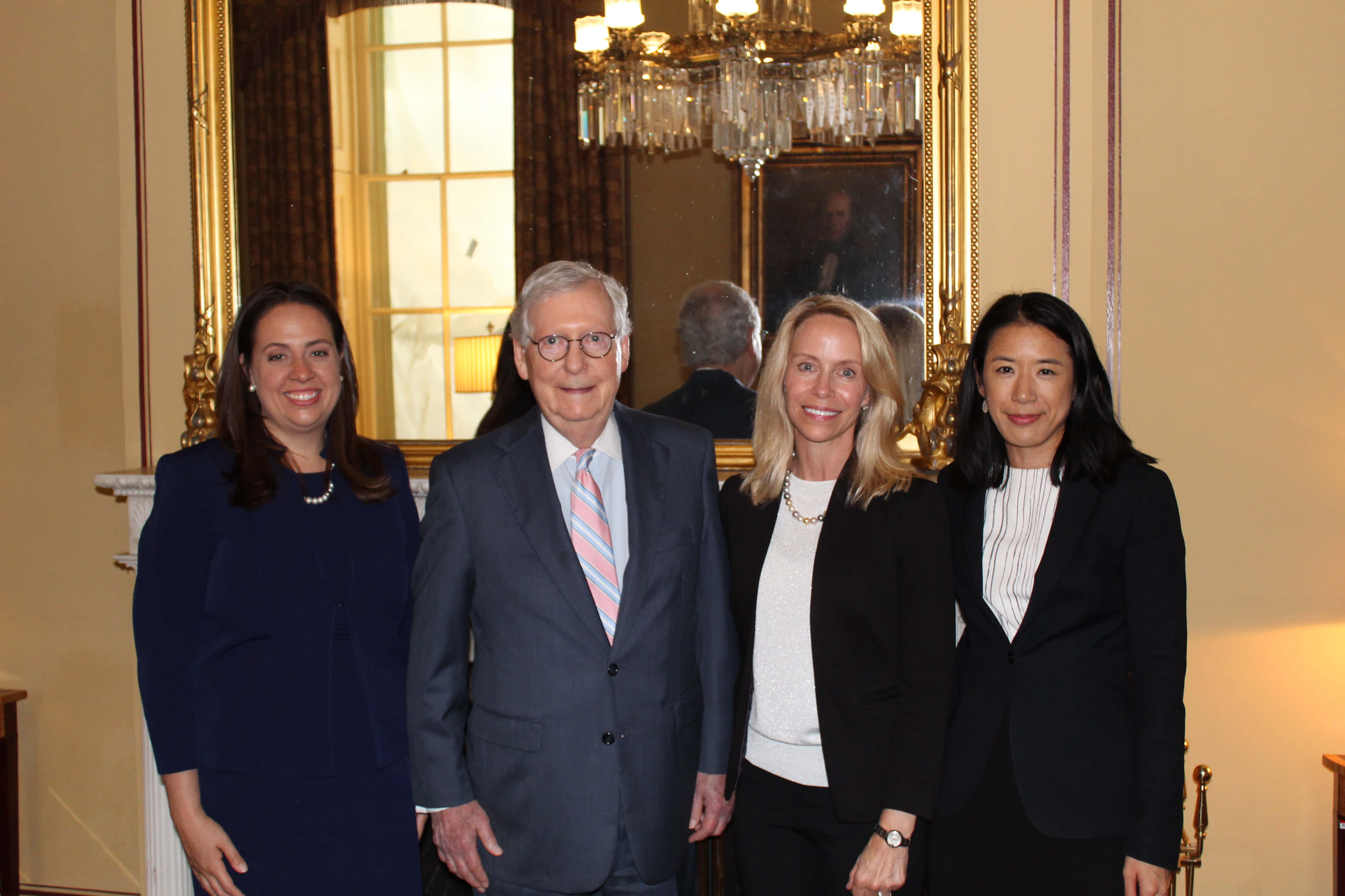 Mitch McConnell, Sentencing Commission nominees, opulent room, 2K Desktop Wallpaper