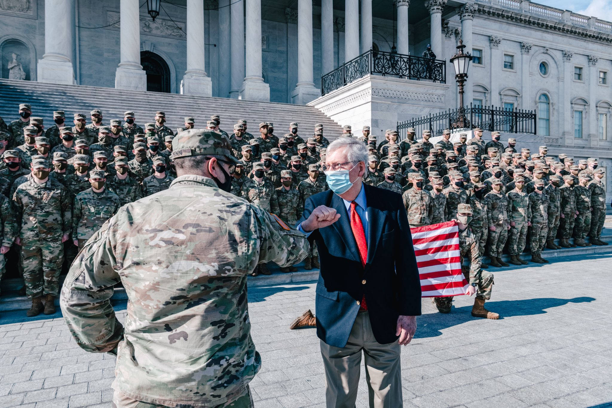 Mitch McConnell, elbow bump, soldier, Full HD Desktop Wallpaper