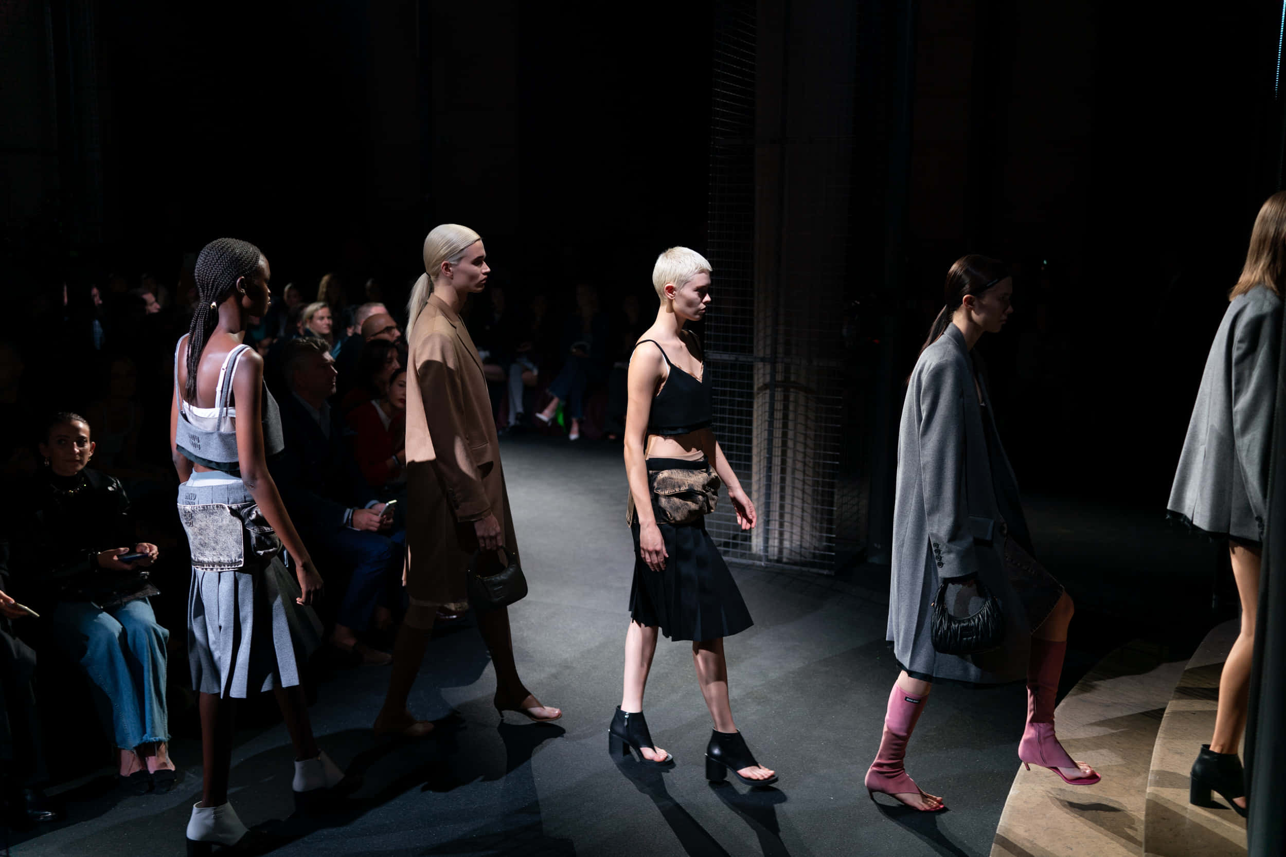 Miu Miu, runway show, avant-garde outfits, Full HD Desktop Wallpaper