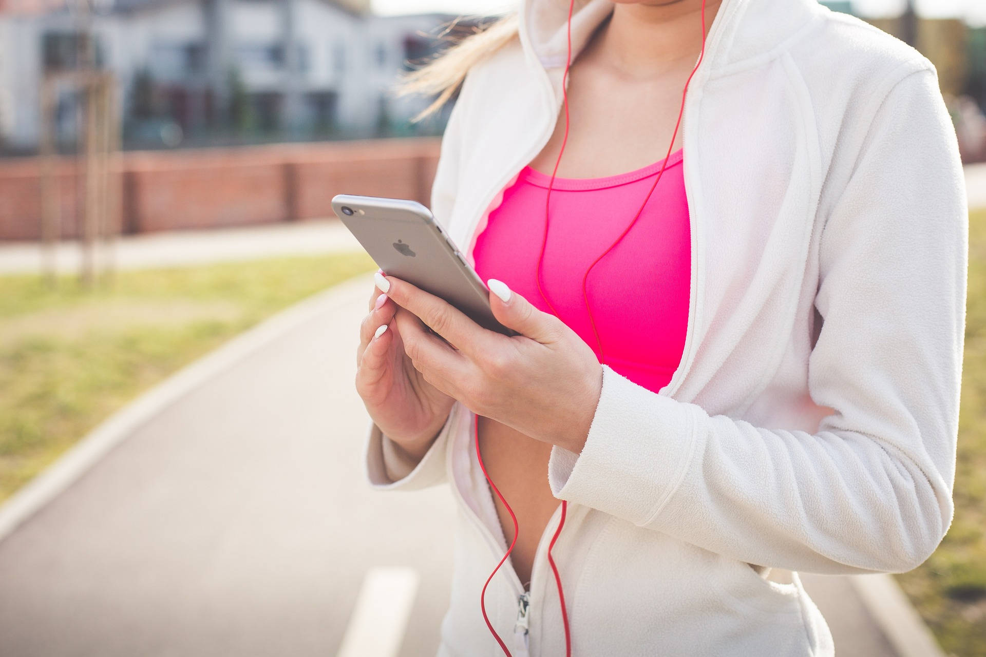 white hoodie, pink top, red earbuds, Full HD Desktop Wallpaper