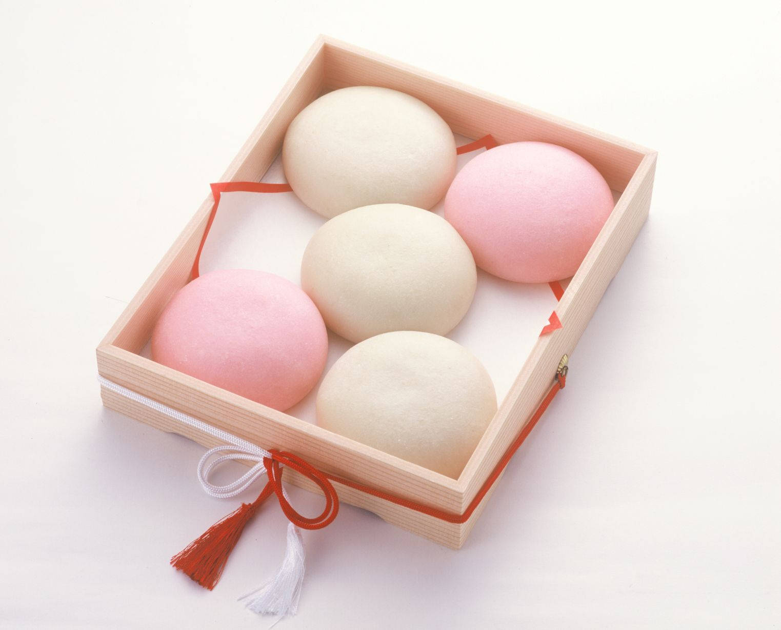 mochi box, pastel mochi balls, light wooden box, HD Desktop Wallpaper