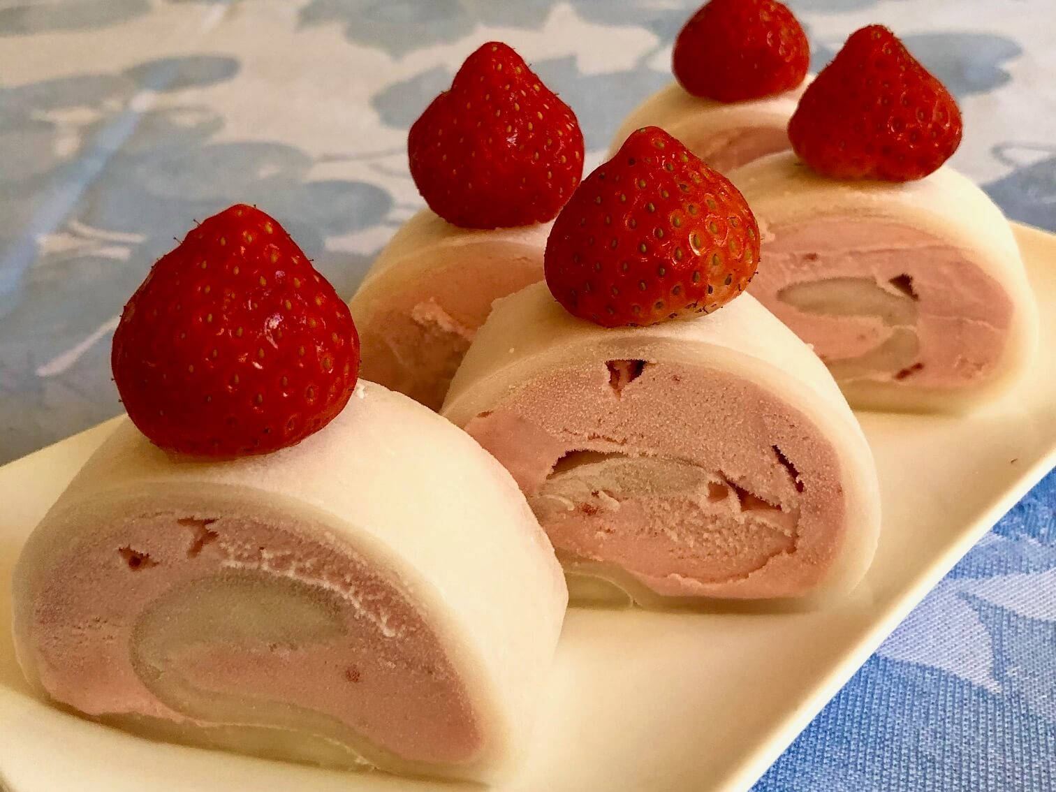 strawberry mochi ice cream, strawberry mousse rolls, fresh whole strawberries, HD Desktop Wallpaper
