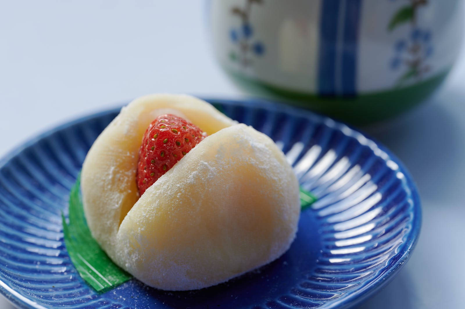 premium dessert mochi, white mochi dumpling, fresh red strawberry, HD Desktop Wallpaper