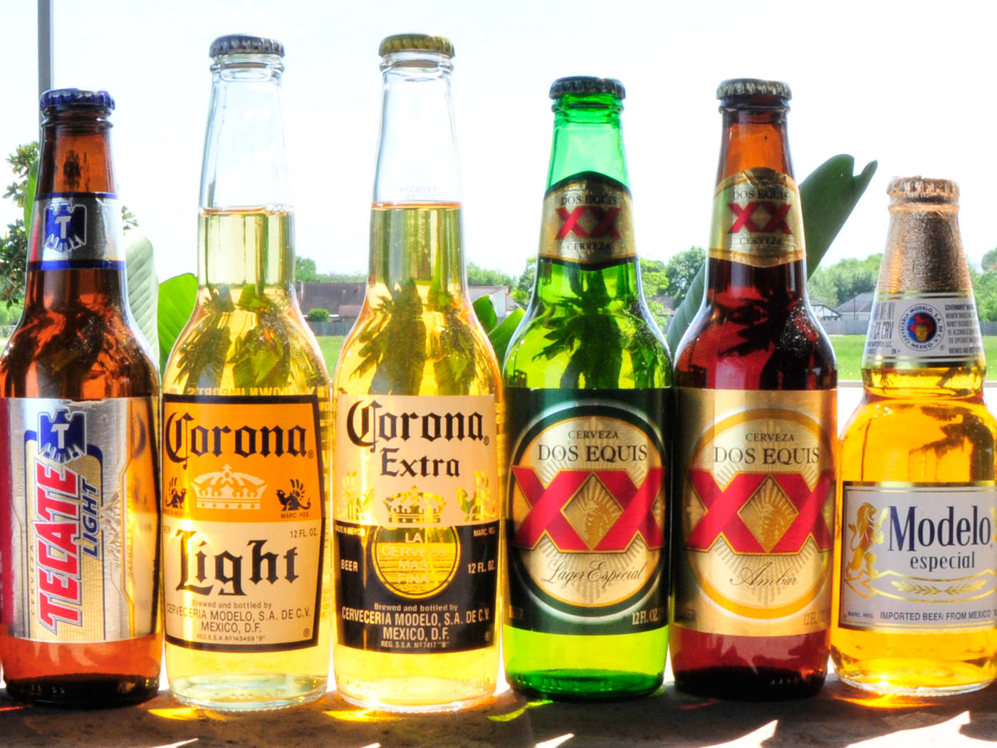 Modelo Especial, beer bottles, outdoors, HD Desktop Wallpaper