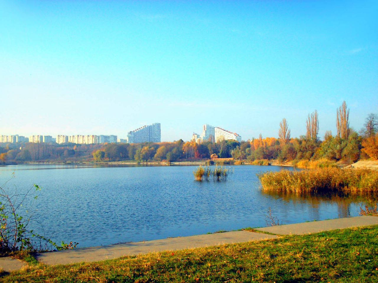 Moldova, Bâc River, autumn, HD Desktop Wallpaper